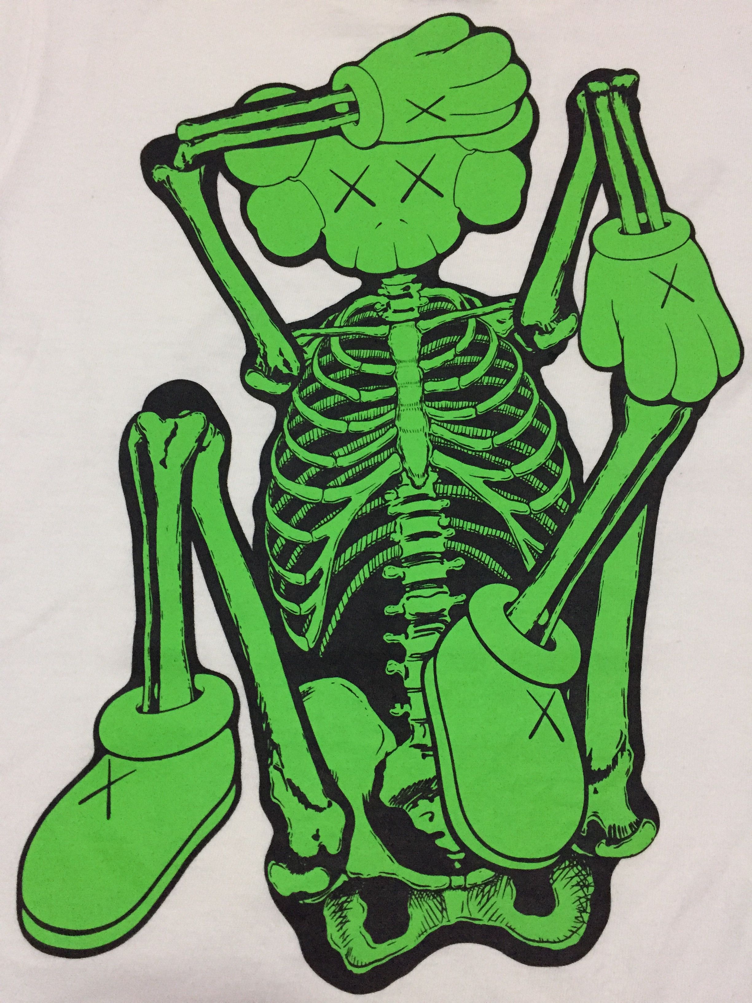 Kaws × Uniqlo Kaws x Uniqlo Skeleton Tee Size US L / EU 52-54 / 3 - 3 Thumbnail