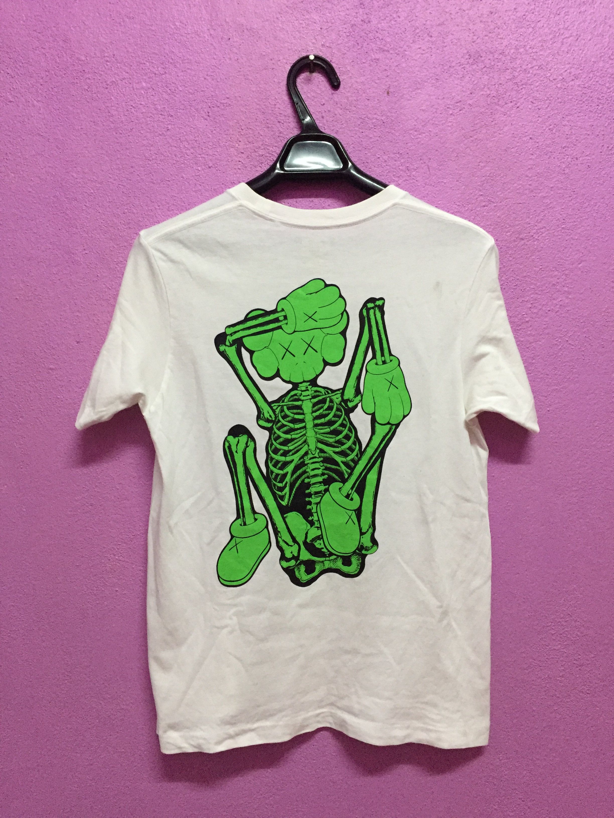 Kaws × Uniqlo Kaws x Uniqlo Skeleton Tee Size US L / EU 52-54 / 3 - 1 Thumbnail