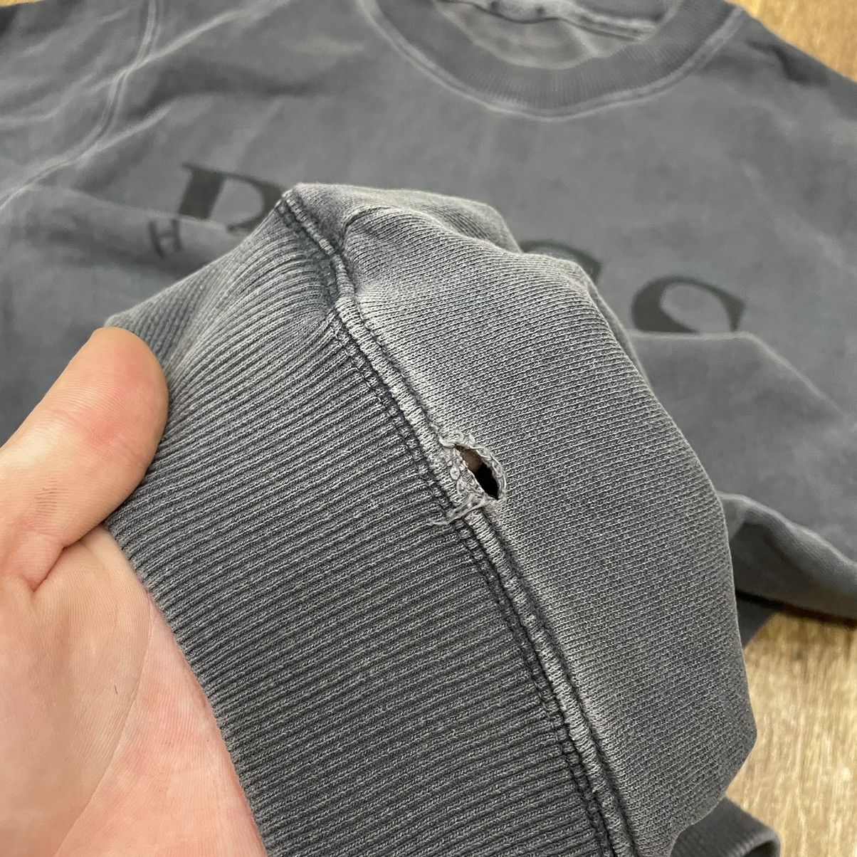 Vintage Vintage 90s Hugo Boss Faded Logo Crewneck Sweatshirt Rave M Size US M / EU 48-50 / 2 - 7 Thumbnail