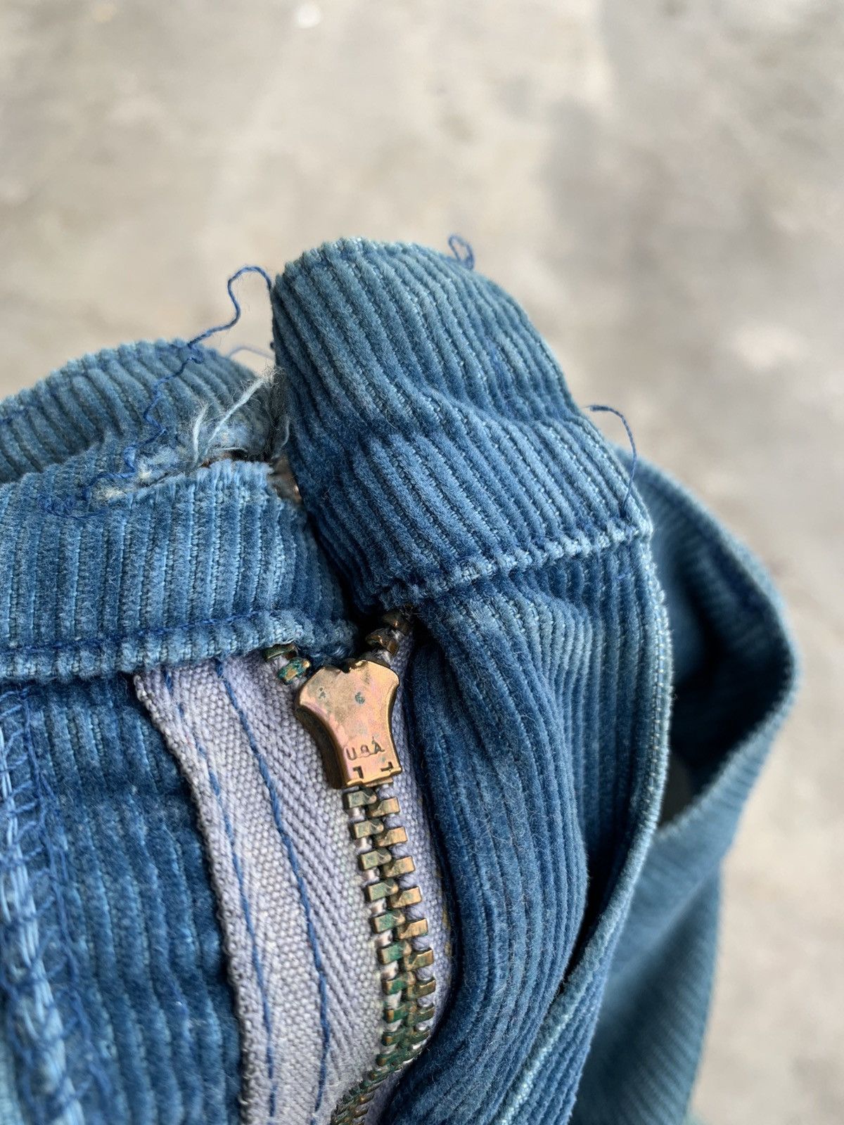 Levi's THRASHED FADED Vintage 80s Levis Curduroy Bootcut Pant Size US 30 / EU 46 - 6 Thumbnail
