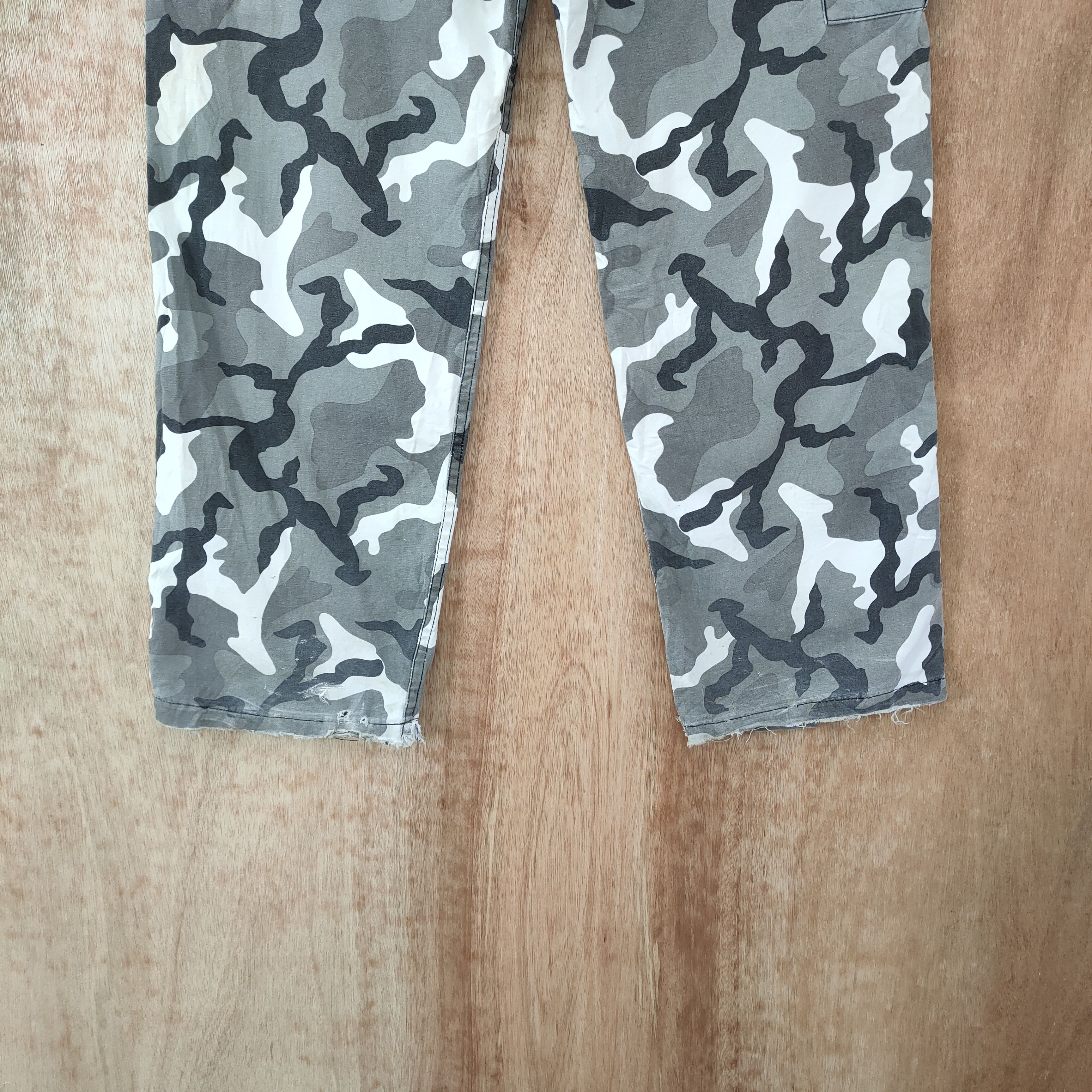 Japanese Brand DOG HOUSE CAMO FADED CARGO PANTS Size US 30 / EU 46 - 9 Thumbnail