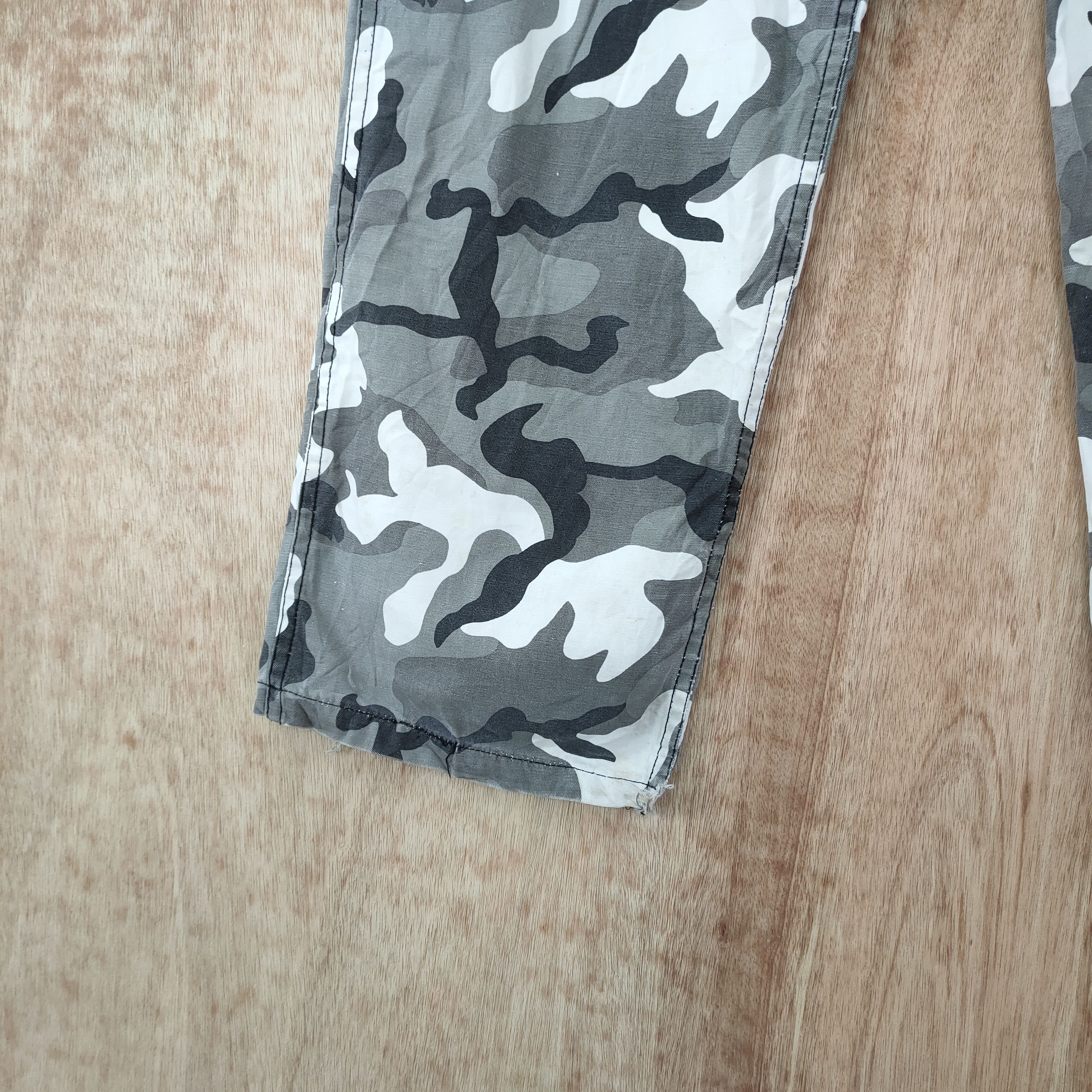 Japanese Brand DOG HOUSE CAMO FADED CARGO PANTS Size US 30 / EU 46 - 11 Thumbnail