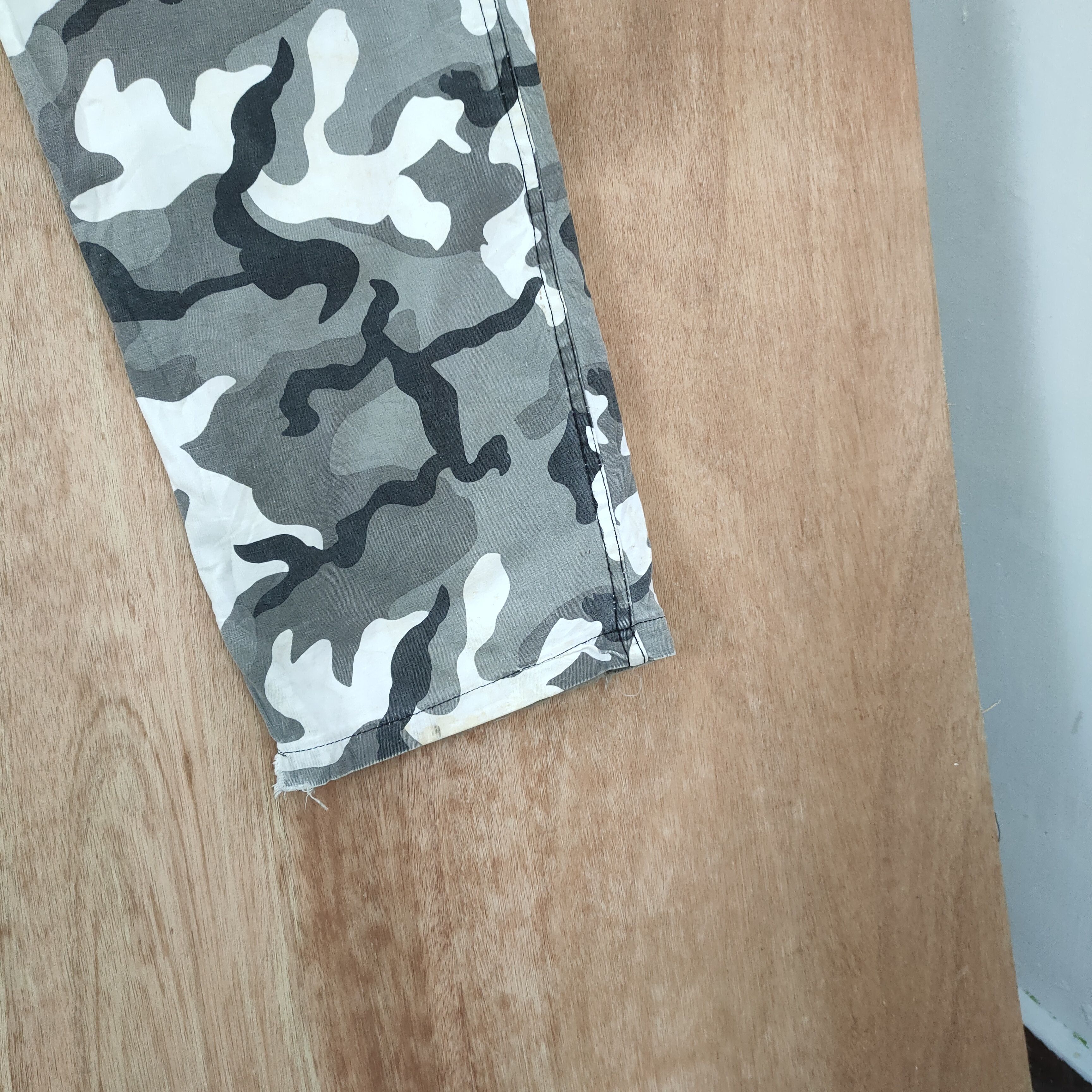 Japanese Brand DOG HOUSE CAMO FADED CARGO PANTS Size US 30 / EU 46 - 10 Thumbnail
