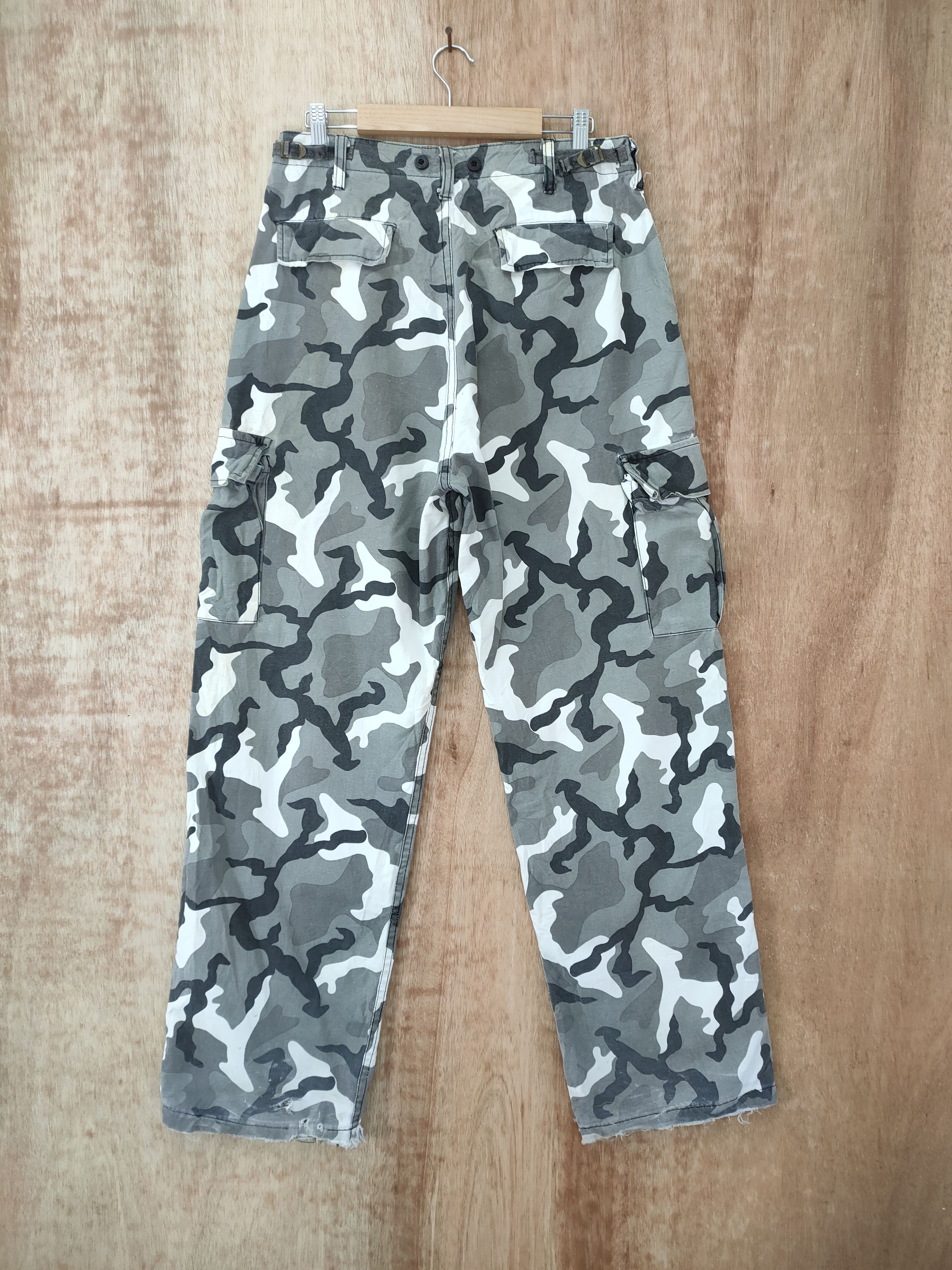 Japanese Brand DOG HOUSE CAMO FADED CARGO PANTS Size US 30 / EU 46 - 2 Thumbnail