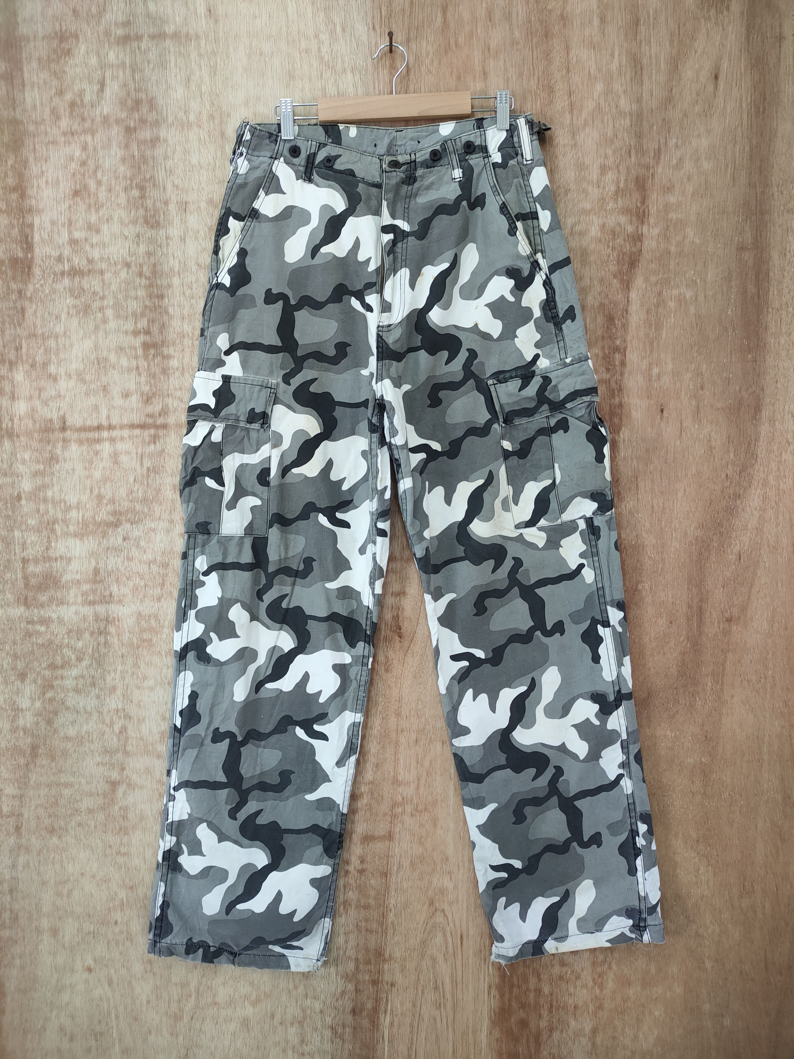 Japanese Brand DOG HOUSE CAMO FADED CARGO PANTS Size US 30 / EU 46 - 1 Thumbnail