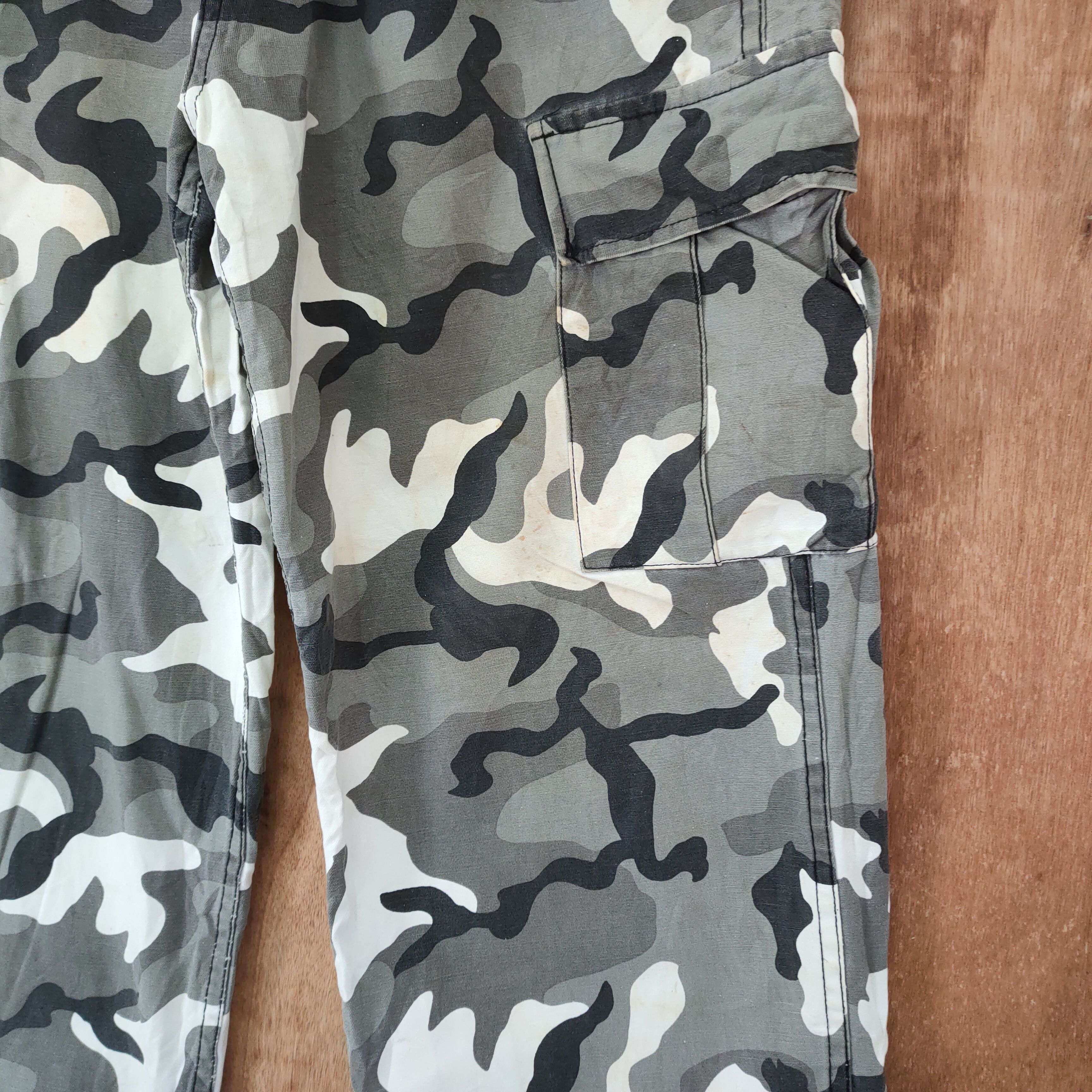 Japanese Brand DOG HOUSE CAMO FADED CARGO PANTS Size US 30 / EU 46 - 5 Thumbnail