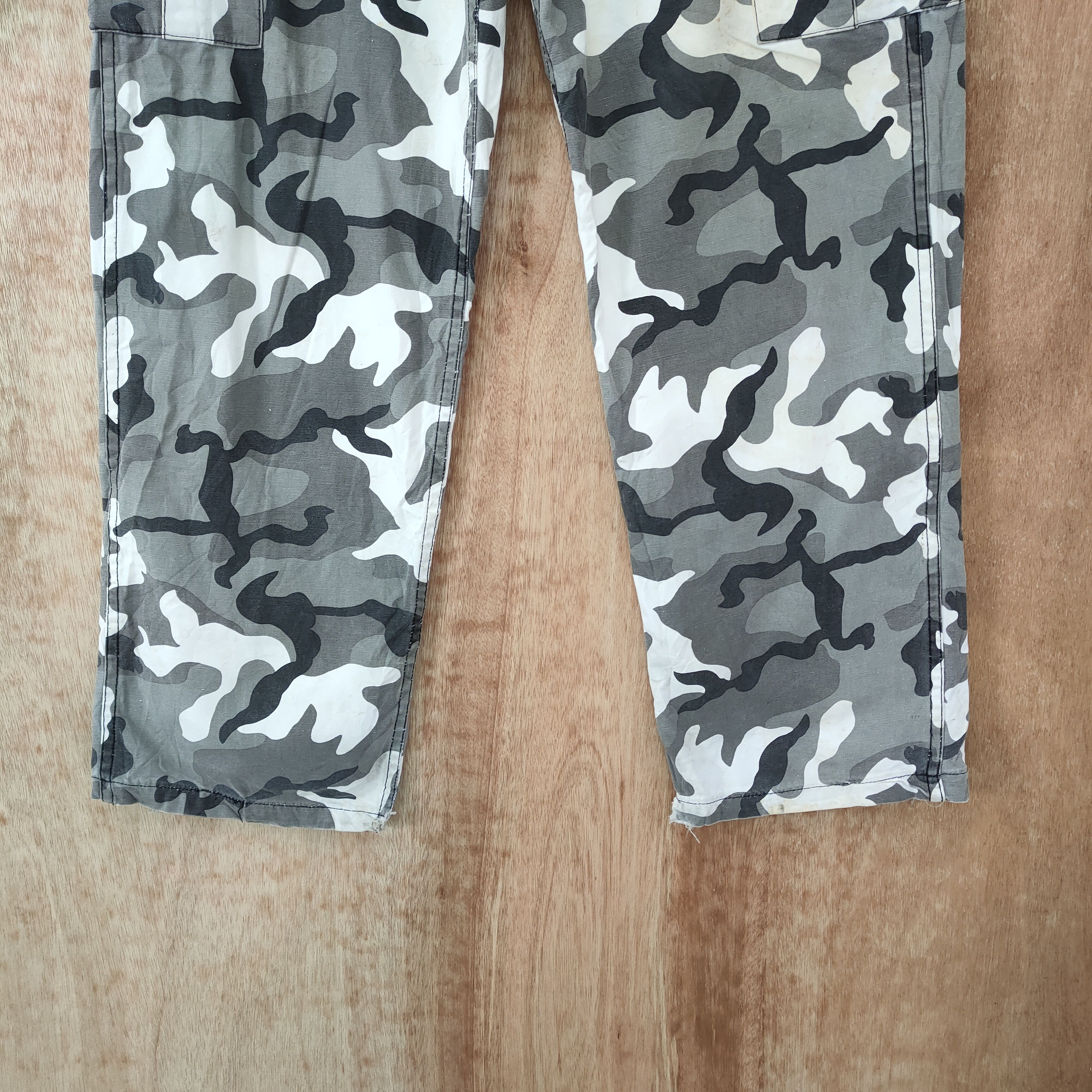 Japanese Brand DOG HOUSE CAMO FADED CARGO PANTS Size US 30 / EU 46 - 7 Thumbnail