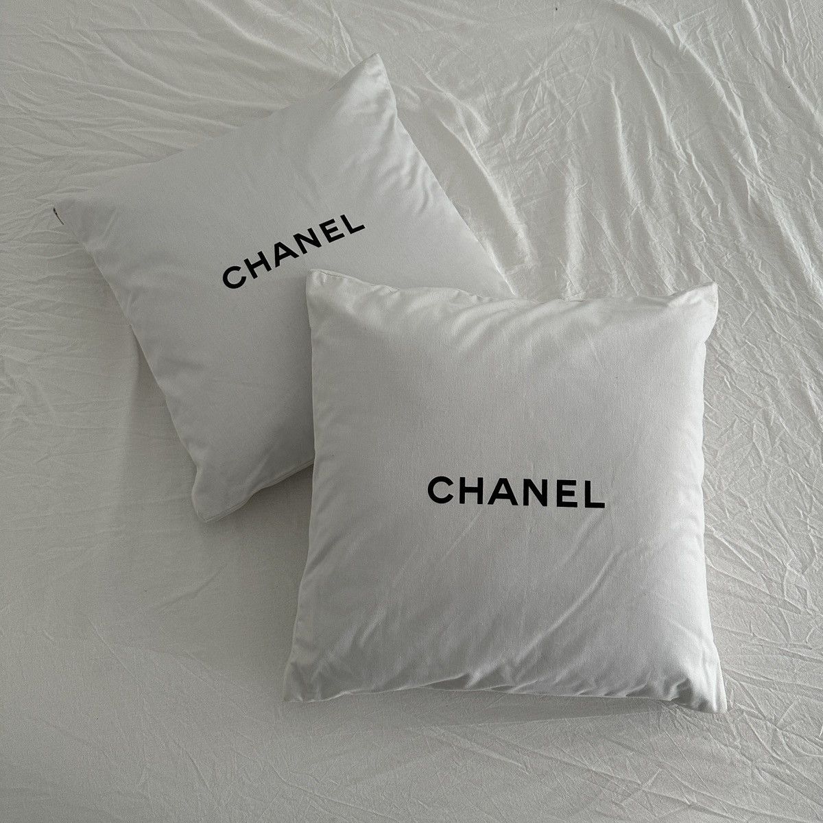 Chanel 2x Chanel Wool and Cashmere Mix Pillows Size ONE SIZE - 2 Thumbnail