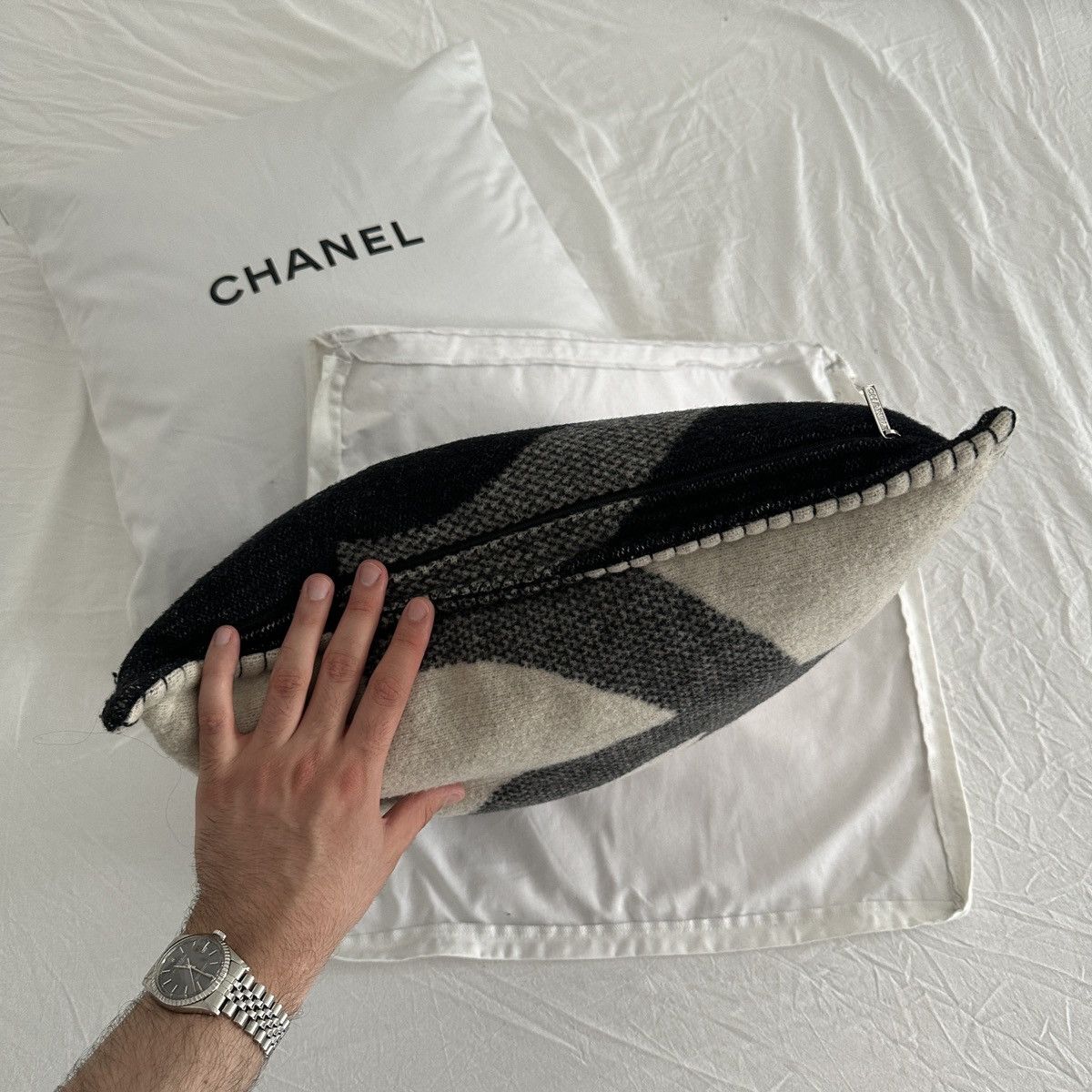 Chanel 2x Chanel Wool and Cashmere Mix Pillows Size ONE SIZE - 4 Thumbnail