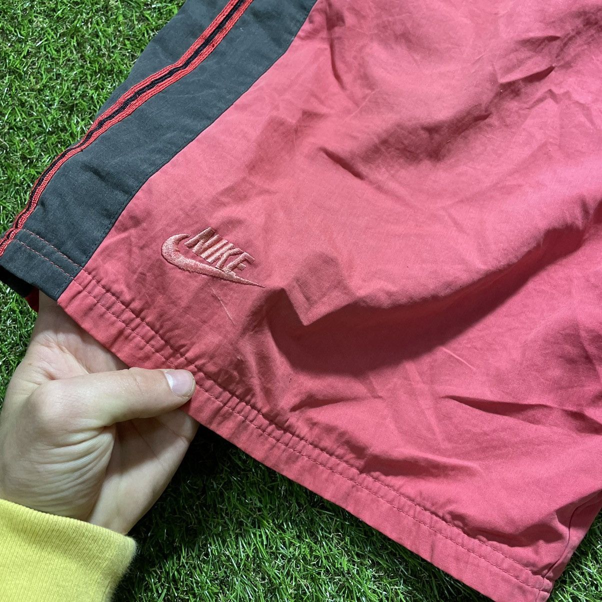 Vintage Vintage 90s Nike Swoosh Shorts Baggy Skate Y2K Pink Faded 34 Size US 34 / EU 50 - 4 Thumbnail