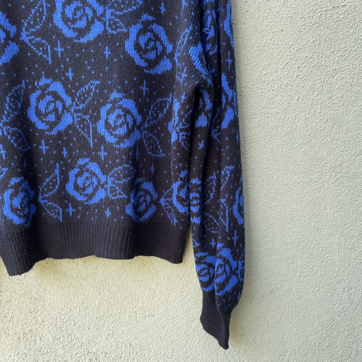 Aran Isles Knitwear Japanese Vintage Flower Blue/Black Button Cardigan Knitwear Size US L / EU 52-54 / 3 - 7 Thumbnail