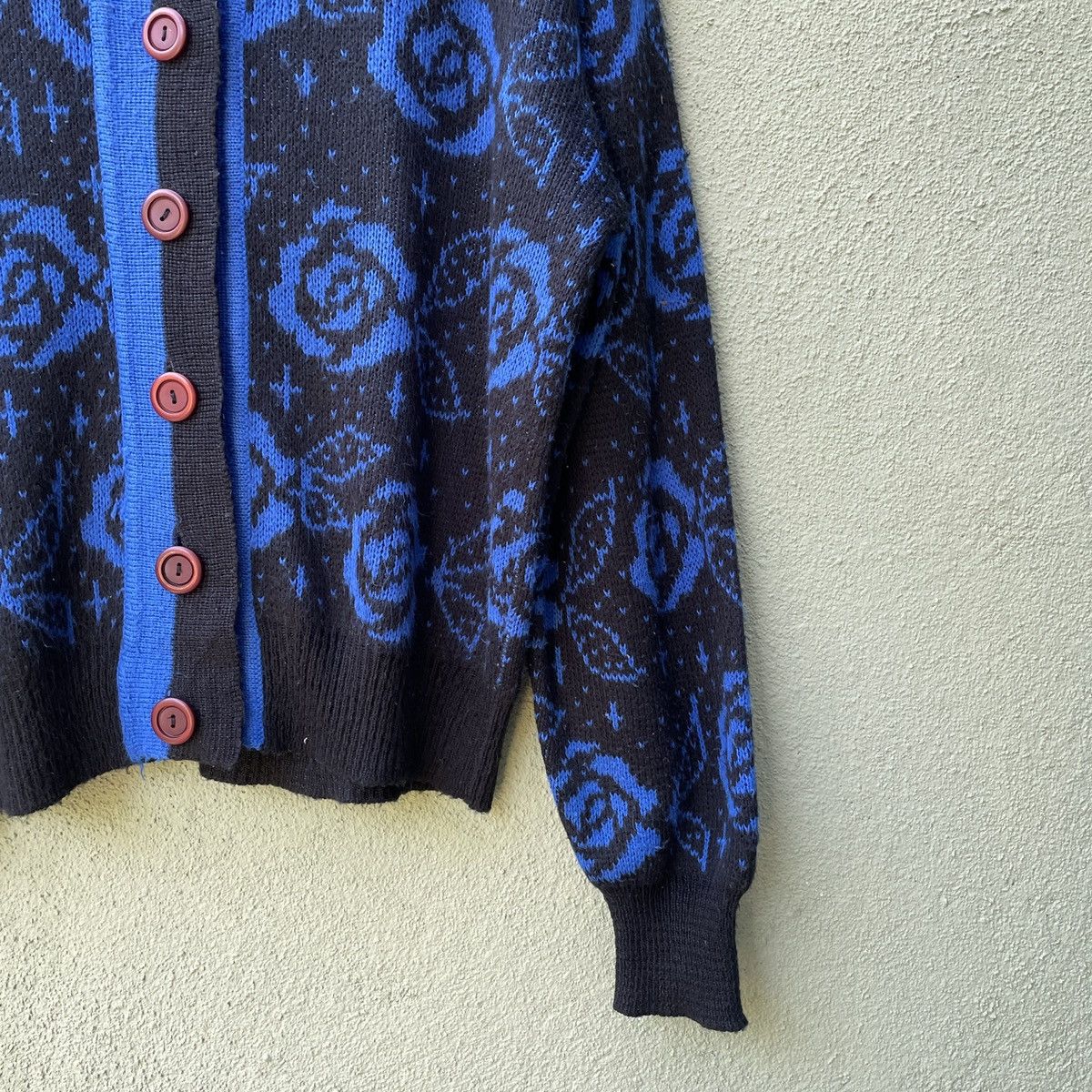Aran Isles Knitwear Japanese Vintage Flower Blue/Black Button Cardigan Knitwear Size US L / EU 52-54 / 3 - 5 Thumbnail