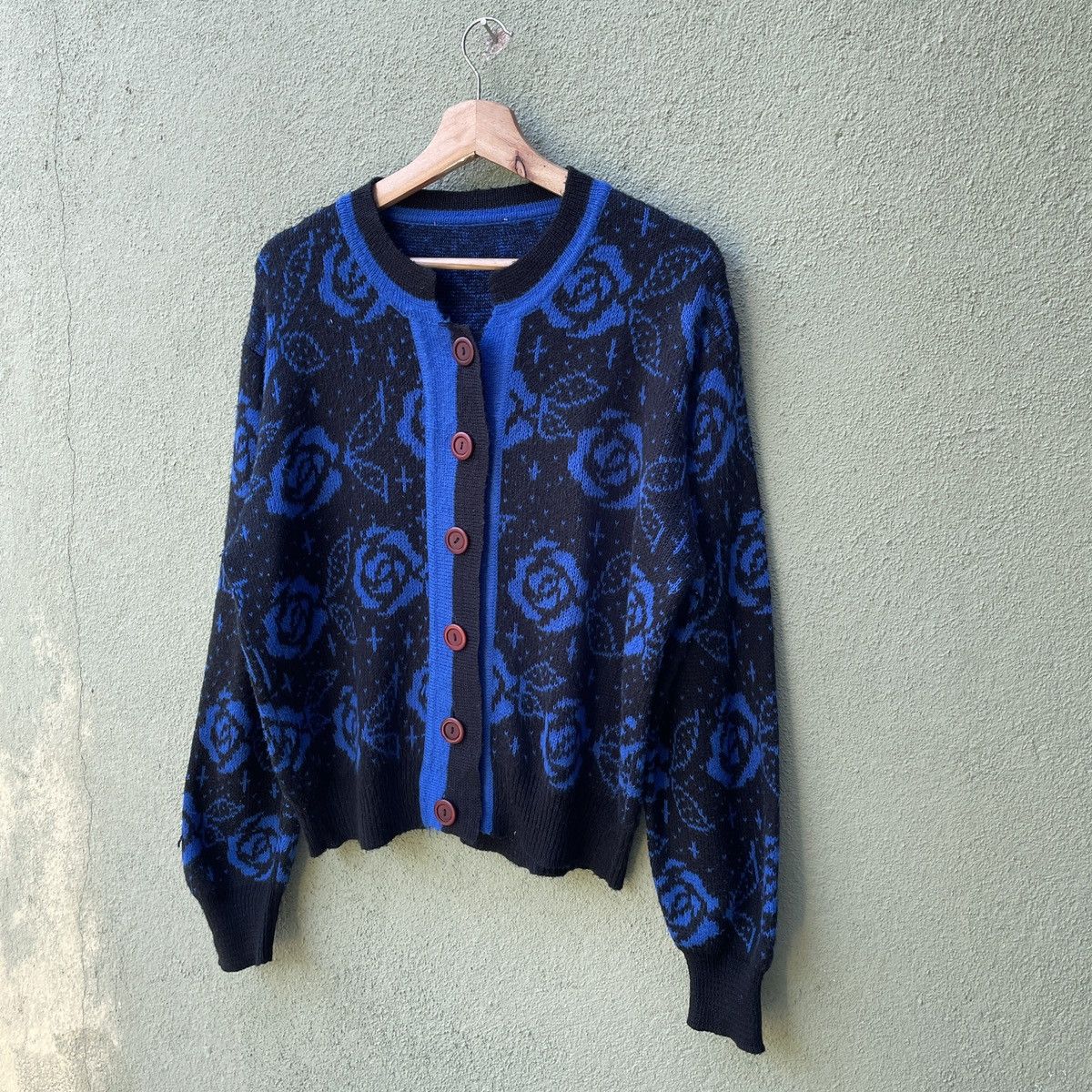 Aran Isles Knitwear Japanese Vintage Flower Blue/Black Button Cardigan Knitwear Size US L / EU 52-54 / 3 - 2 Thumbnail