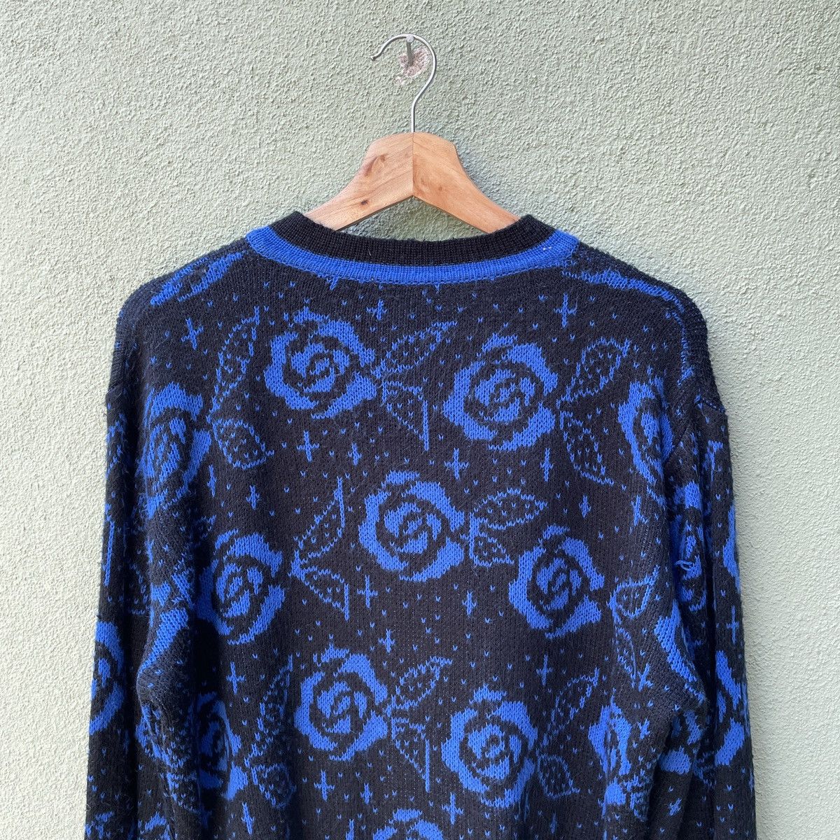 Aran Isles Knitwear Japanese Vintage Flower Blue/Black Button Cardigan Knitwear Size US L / EU 52-54 / 3 - 8 Thumbnail