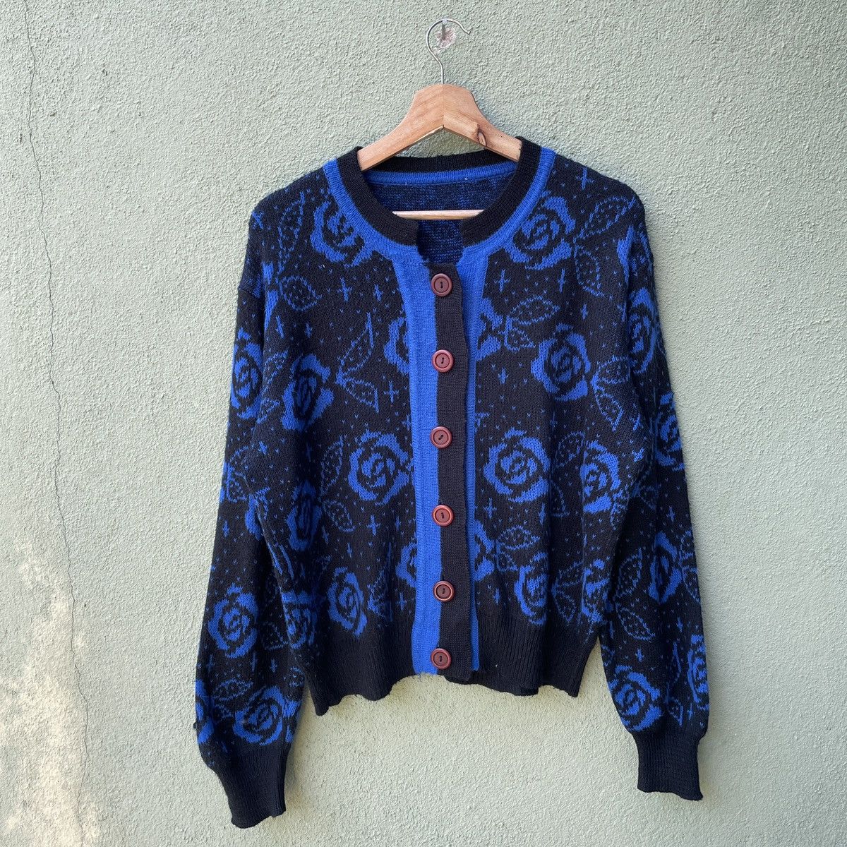 Aran Isles Knitwear Japanese Vintage Flower Blue/Black Button Cardigan Knitwear Size US L / EU 52-54 / 3 - 1 Thumbnail