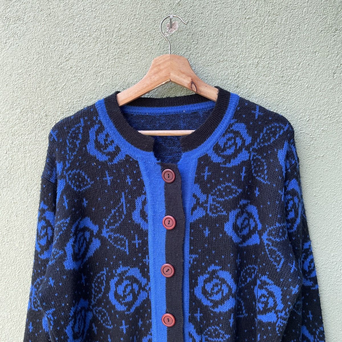 Aran Isles Knitwear Japanese Vintage Flower Blue/Black Button Cardigan Knitwear Size US L / EU 52-54 / 3 - 3 Thumbnail