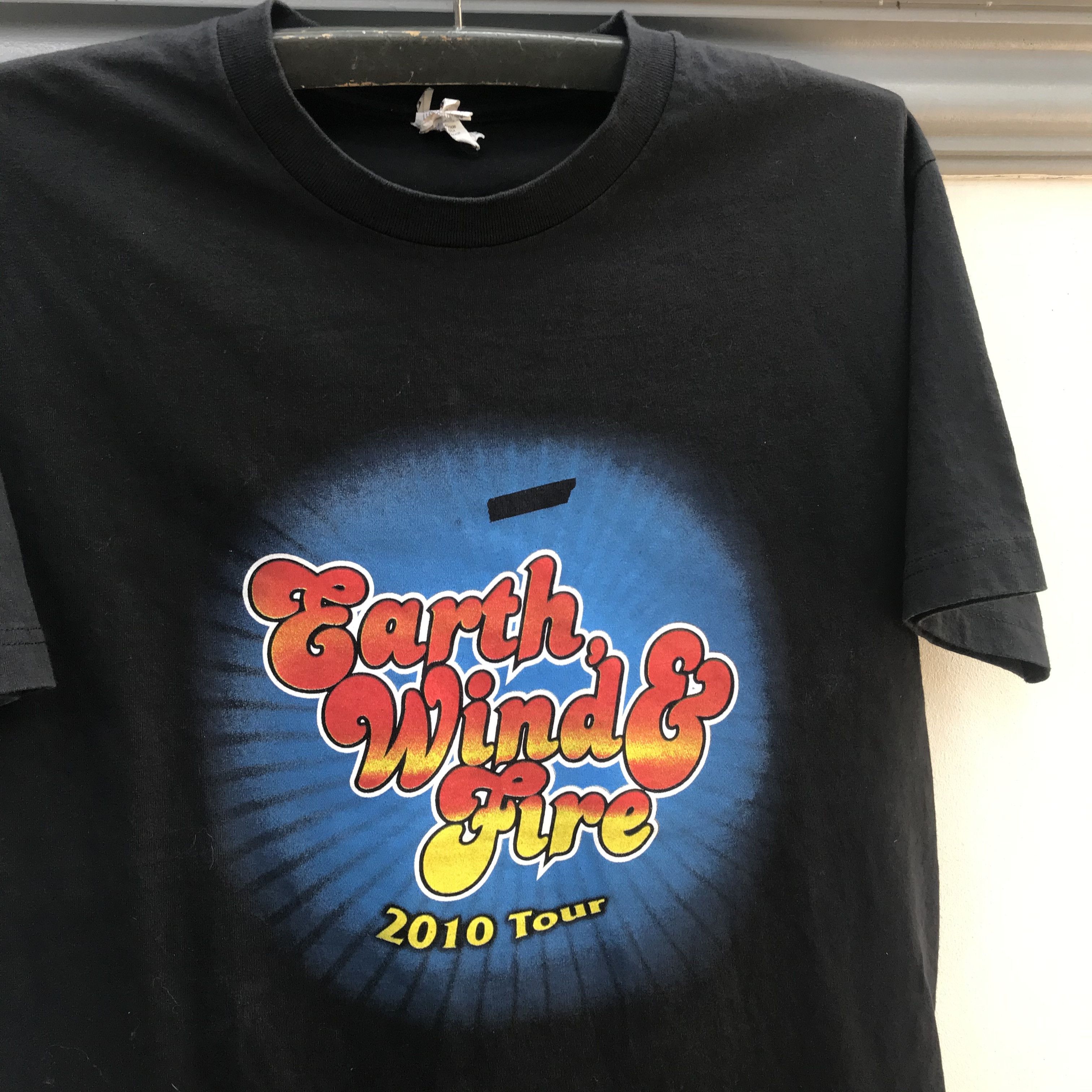 Band Tees × Rap Tees × Vintage Vintage Y2K earth wind fire Promo Tour Tee Size US L / EU 52-54 / 3 - 6 Thumbnail