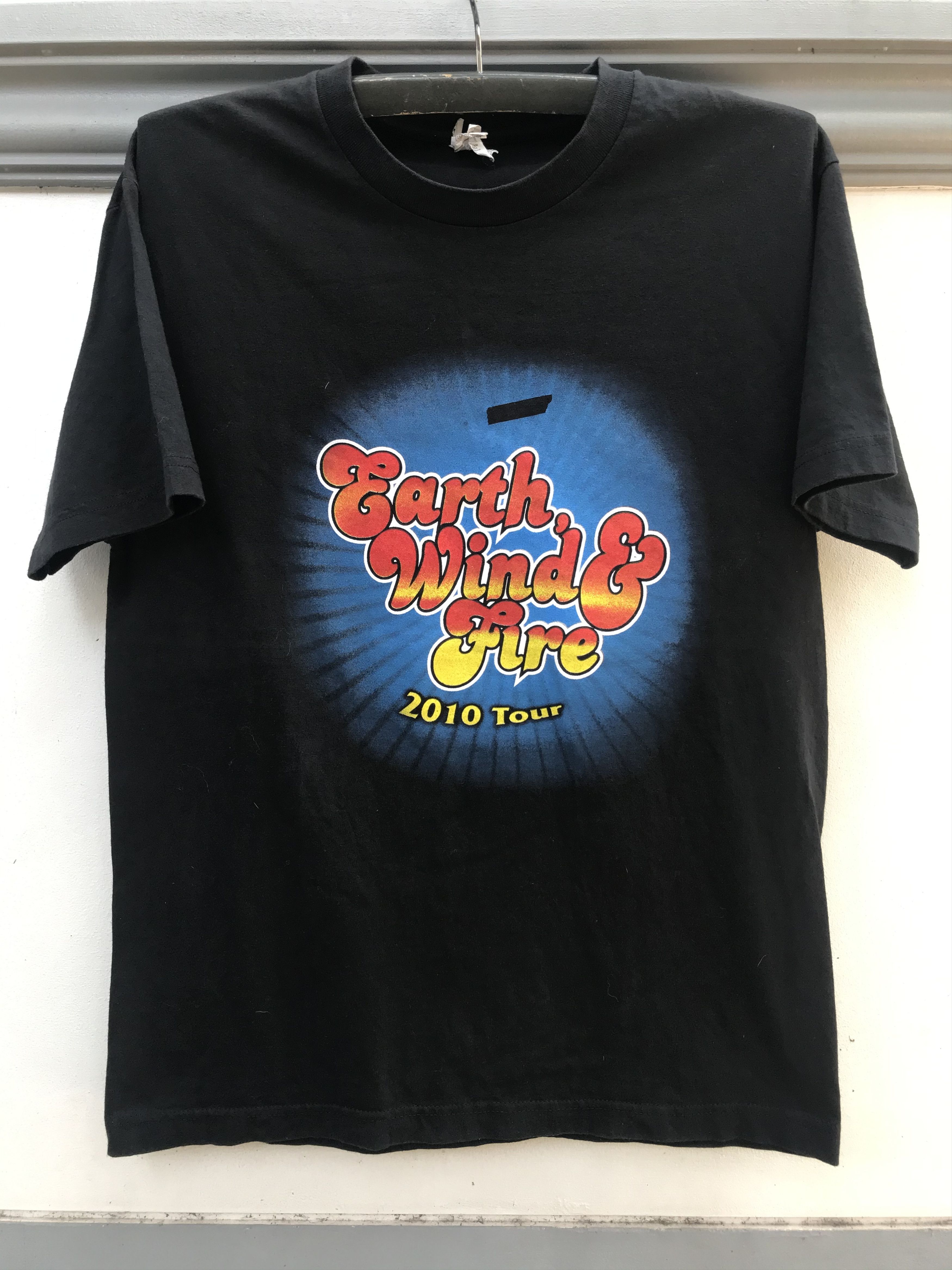Band Tees × Rap Tees × Vintage Vintage Y2K earth wind fire Promo Tour Tee Size US L / EU 52-54 / 3 - 5 Thumbnail