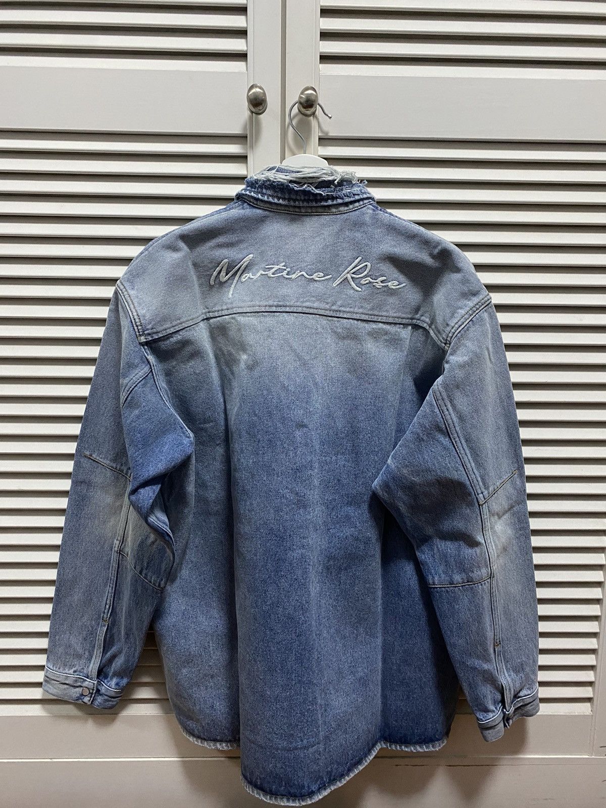 Martine Rose Distressed-collar boxy-fit logo denim overshirt Size US M / EU 48-50 / 2 - 2 Thumbnail