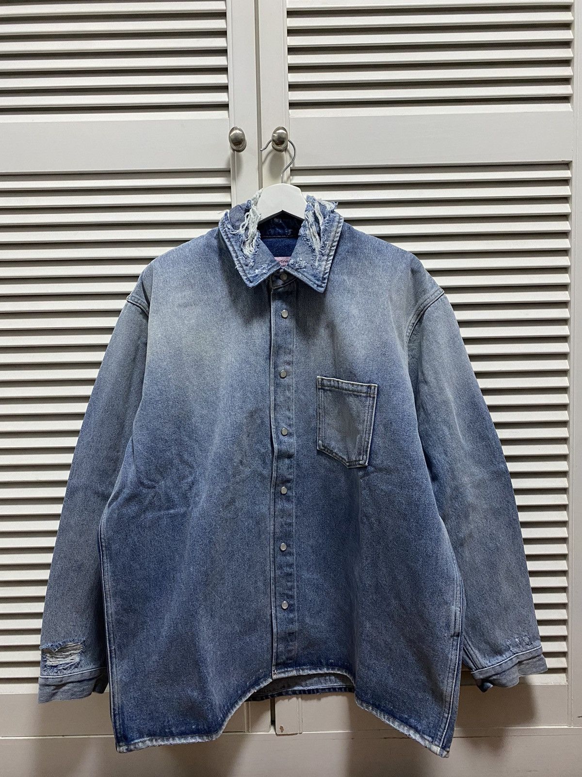 Martine Rose Distressed-collar boxy-fit logo denim overshirt Size US M / EU 48-50 / 2 - 1 Thumbnail
