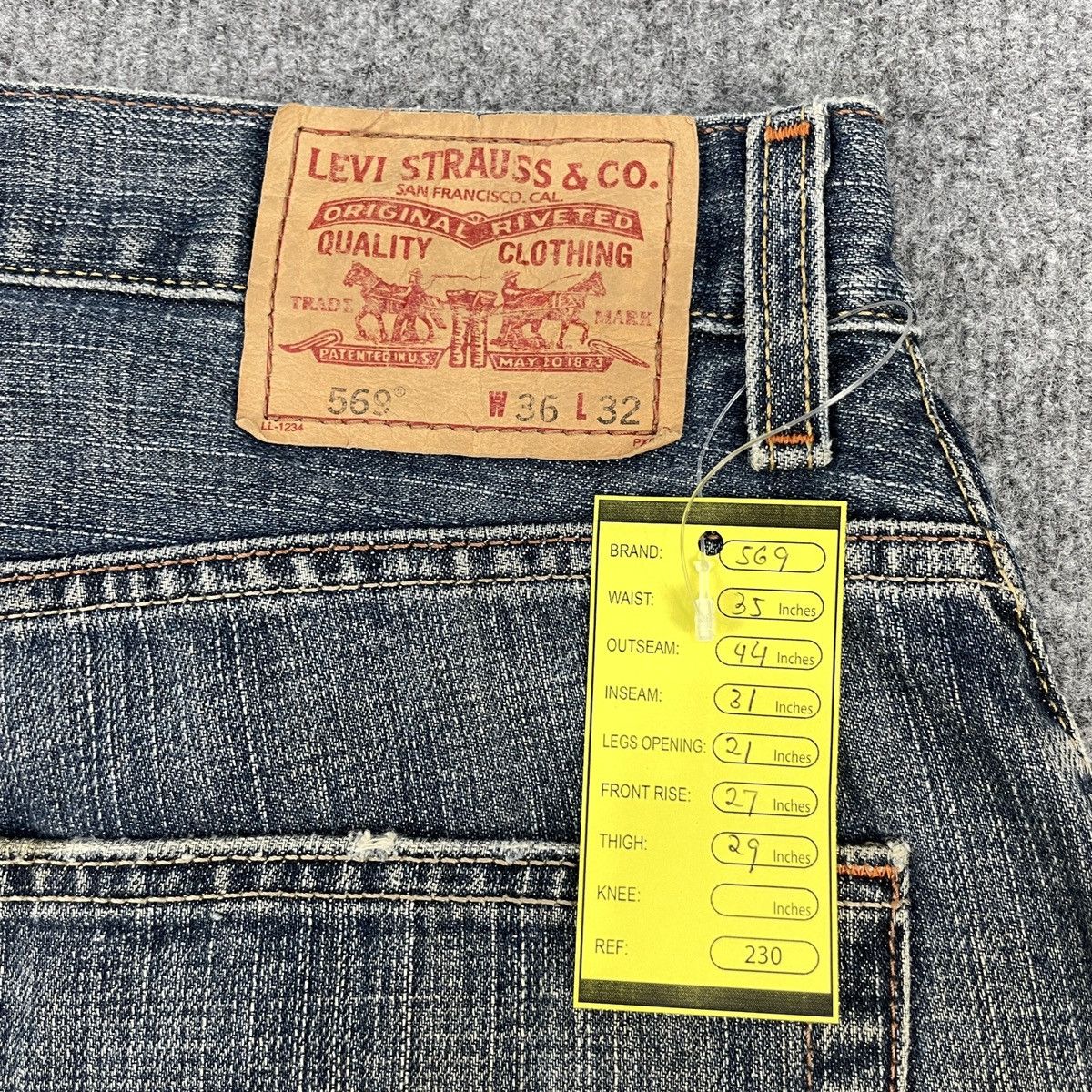 Levi's × Vintage Vintage Levi's 569 Faded Blue Jeans wc-230 Size US 35 - 13 Thumbnail