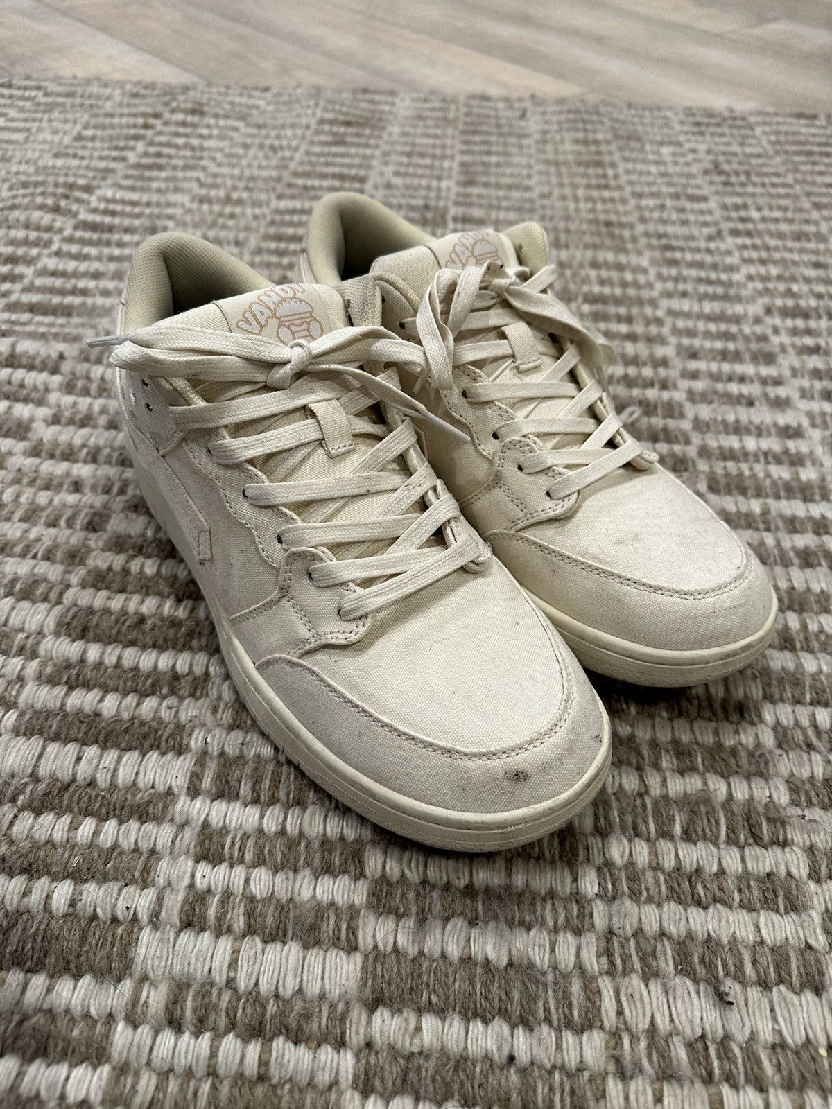 Vandy The Pink Vandy the pink all white sneakers Size US 9 / EU 42 - 2 Thumbnail