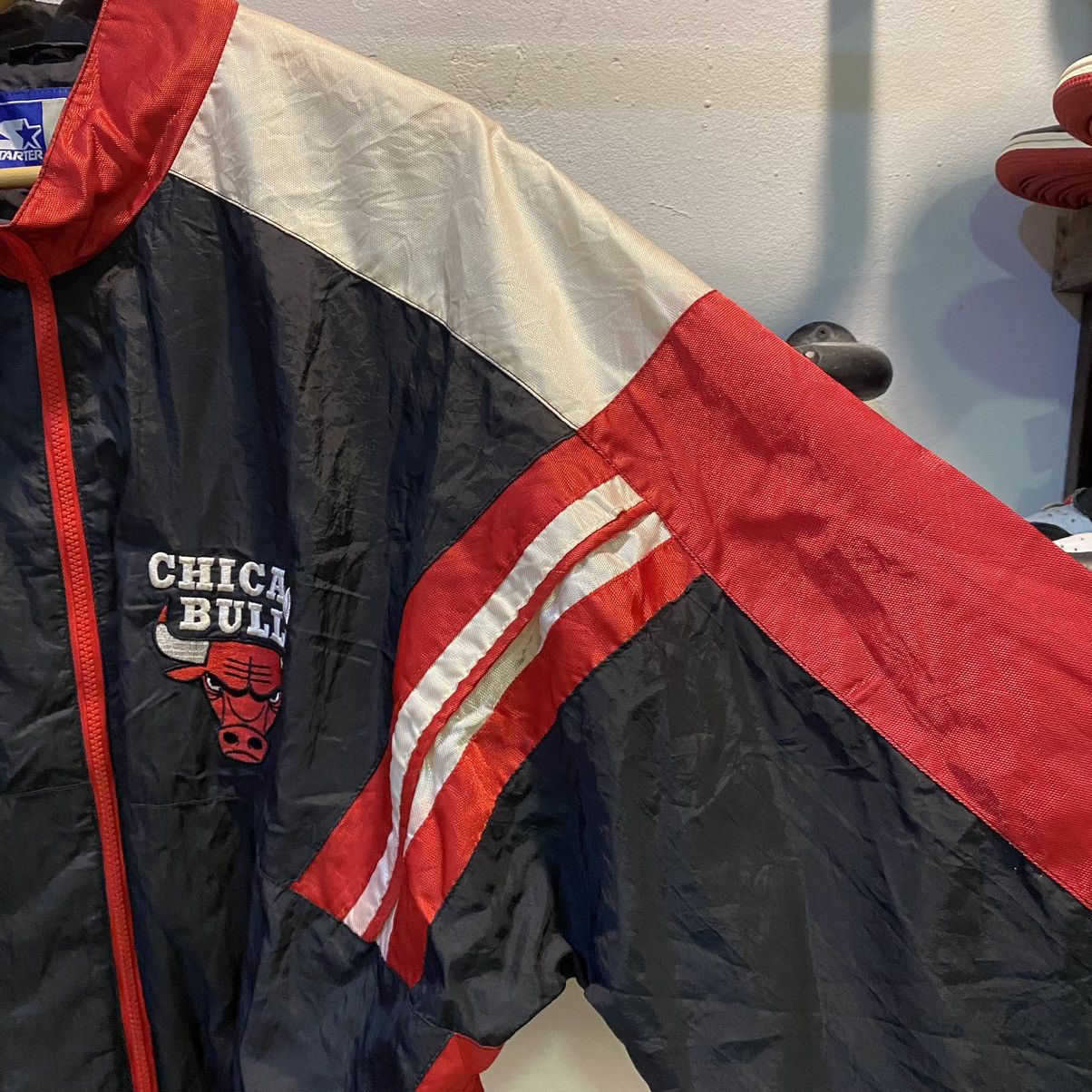 NBA VTG‼️NBA Chicago Bulls Starter Logo Embroided Windbreaker Size US XL / EU 56 / 4 - 11 Thumbnail