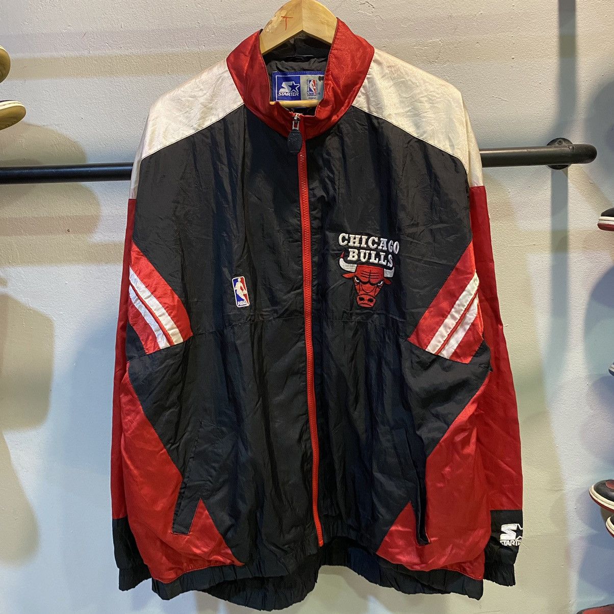 NBA VTG‼️NBA Chicago Bulls Starter Logo Embroided Windbreaker Size US XL / EU 56 / 4 - 2 Thumbnail