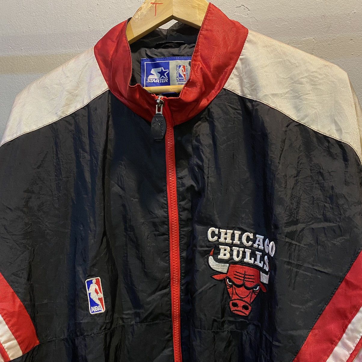 NBA VTG‼️NBA Chicago Bulls Starter Logo Embroided Windbreaker Size US XL / EU 56 / 4 - 5 Thumbnail