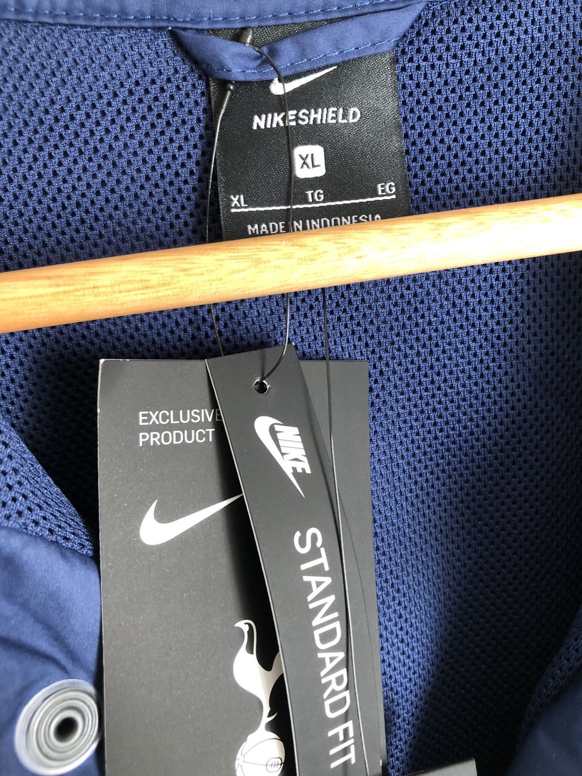 Nike Nike Airmax TN X Tottenham Hotspur Shield Jacket Size US XL / EU 56 / 4 - 4 Thumbnail