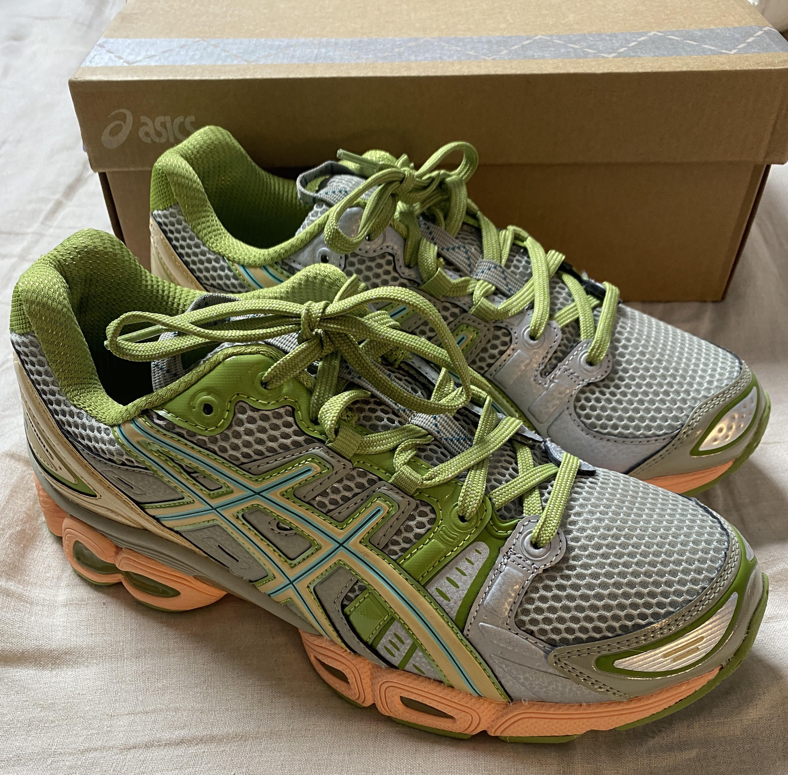 Asics Asics UB3-S Gel-Nimbus 9 Abbey Stone / Champagne Size US 10.5 / EU 43-44 - 1 Thumbnail