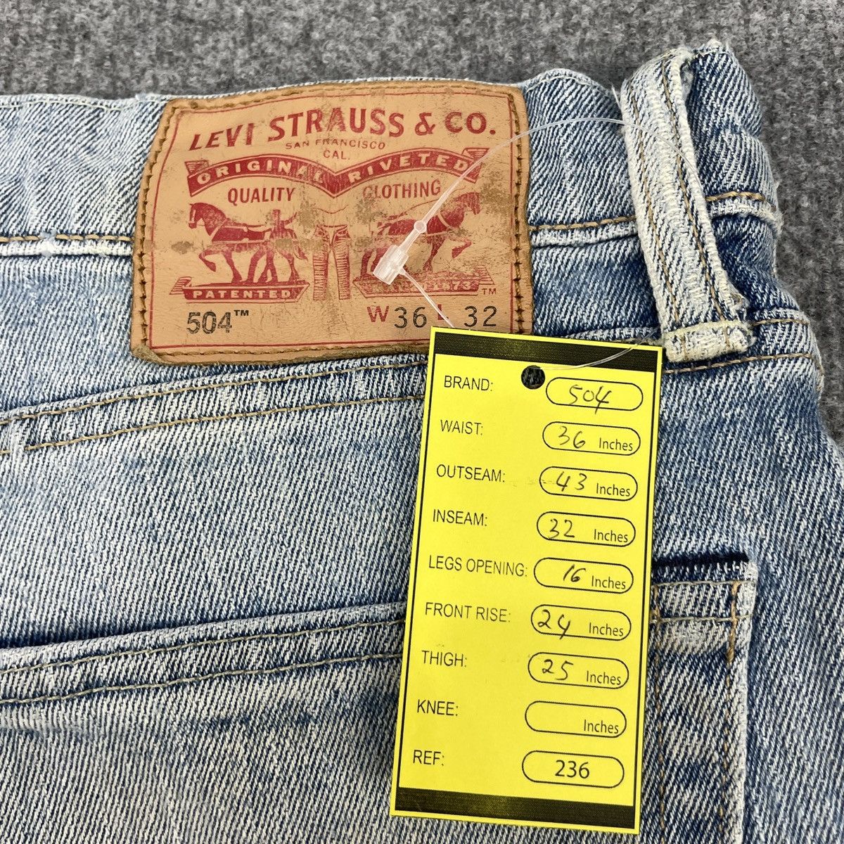 Levi's × Vintage Vintage Levi's 504 Distressed Light Wash wc-236 Size US 36 / EU 52 - 13 Thumbnail