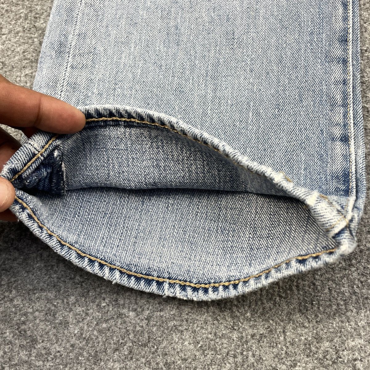 Levi's × Vintage Vintage Levi's 504 Distressed Light Wash wc-236 Size US 36 / EU 52 - 6 Thumbnail