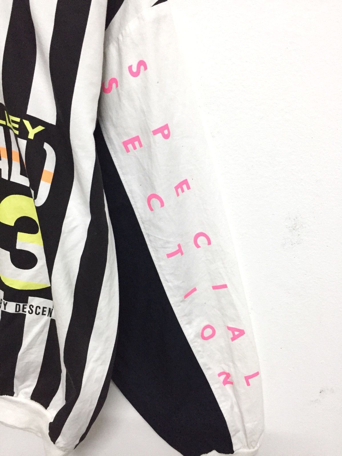 Descente Vintage 90s Jail Striped POi Volleyball Jumper Size US L / EU 52-54 / 3 - 4 Thumbnail
