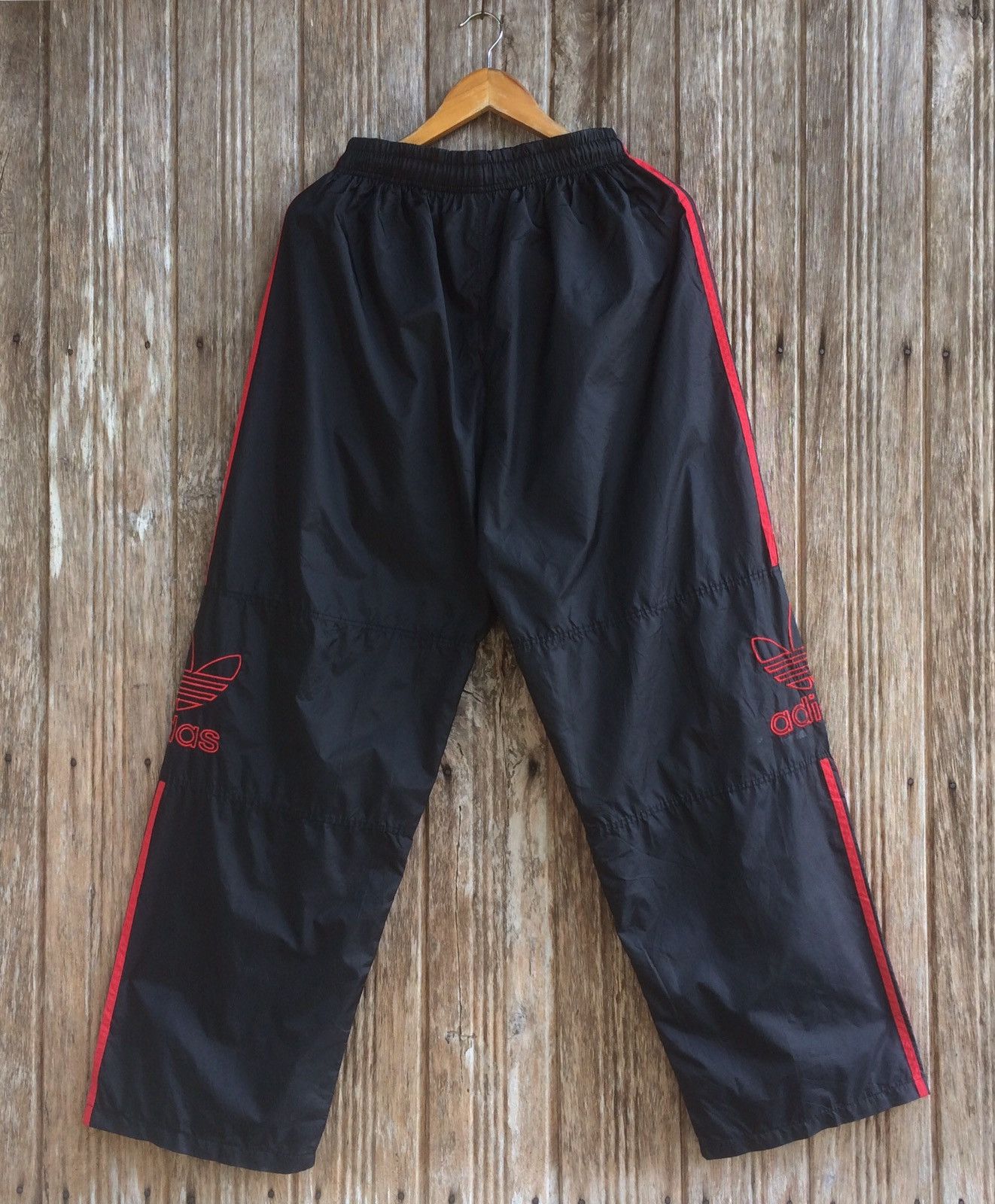 Adidas Adidas Big Logo Double On Side Red Stripe Sweatpants Size US 29 - 2 Thumbnail