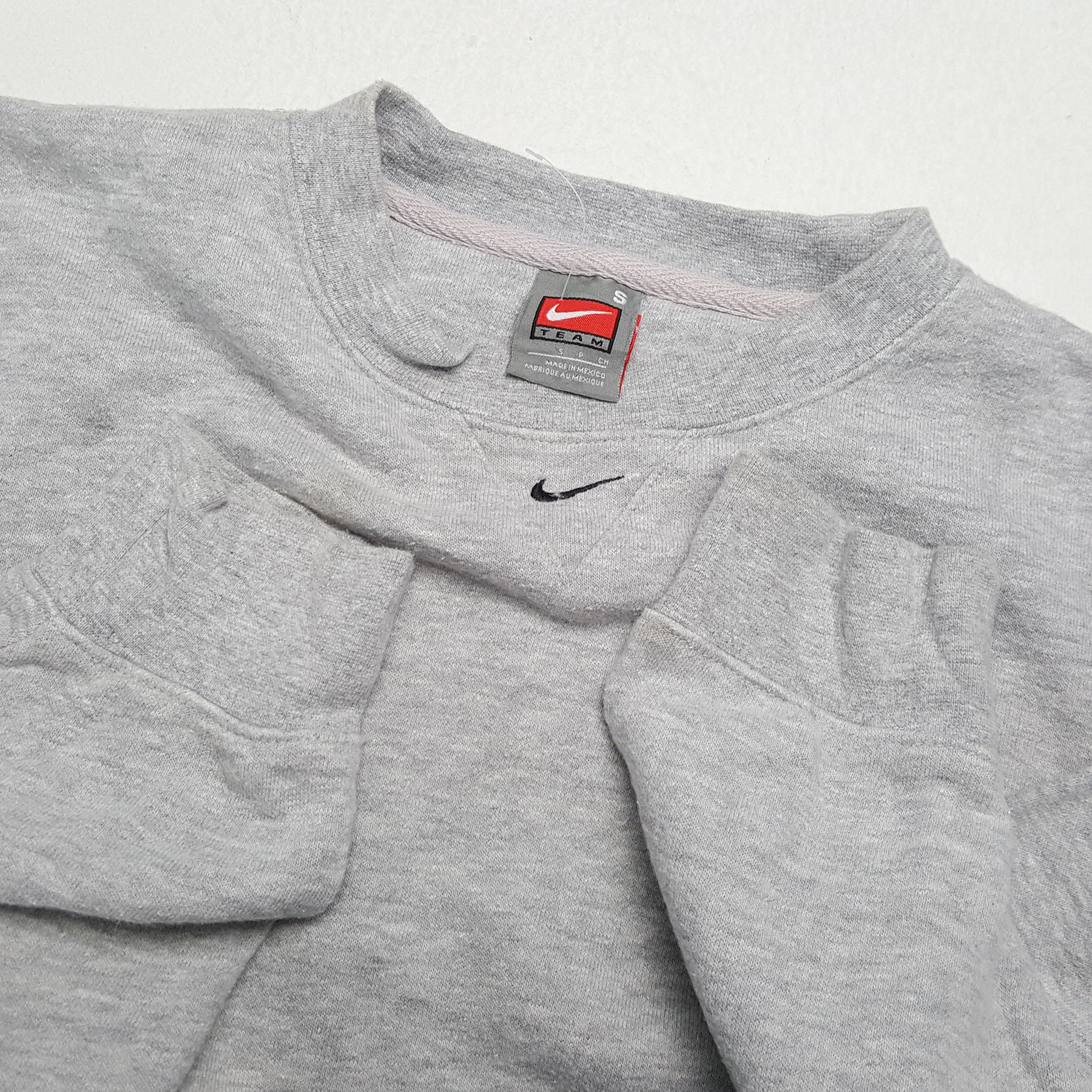 Nike × Vintage NIKE Streetwear Center Logo Style Vintage Sweatshirt Size US L / EU 52-54 / 3 - 8 Thumbnail