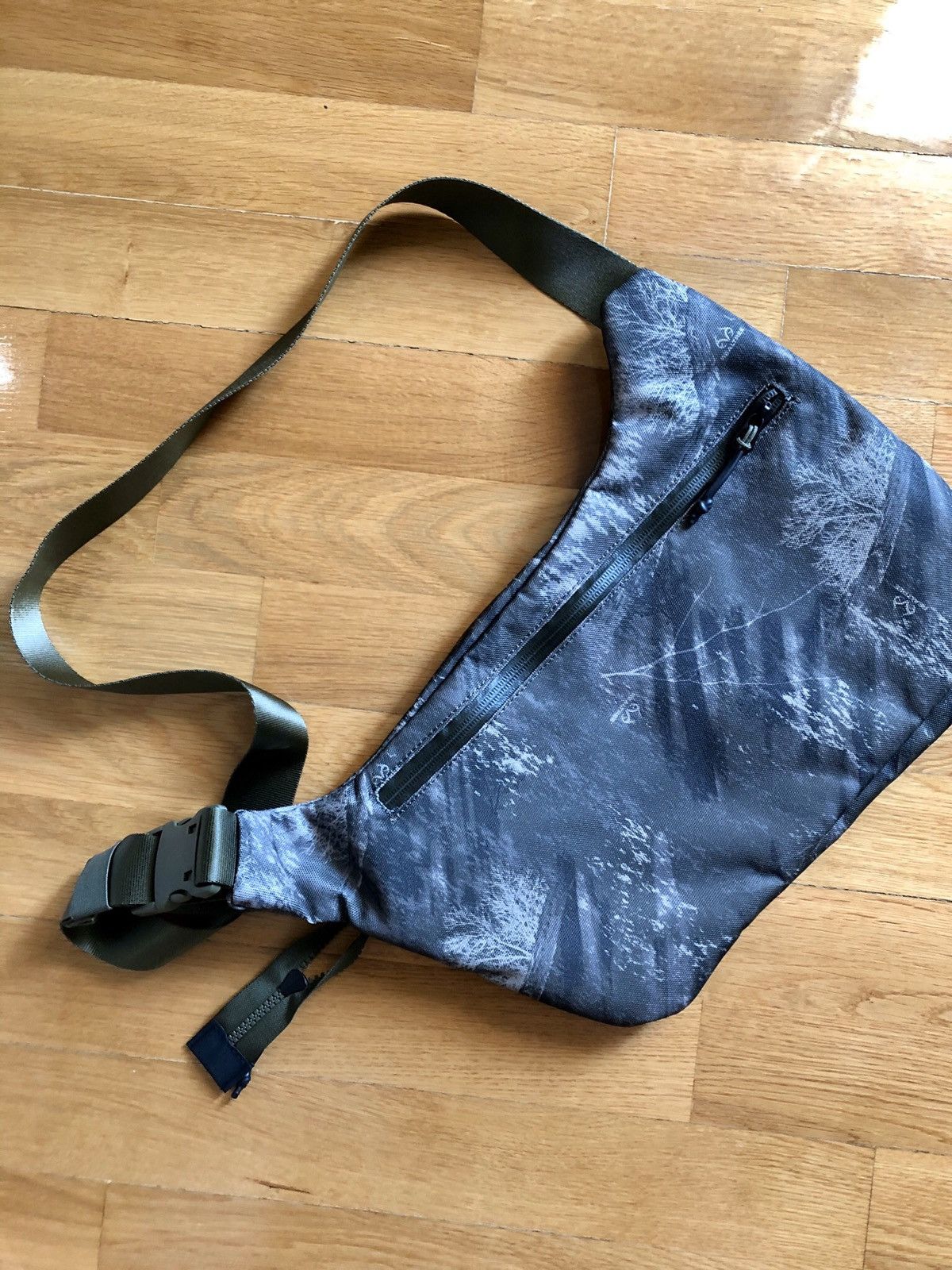 バッグ Nike Lab x Real Tree camo crossbody bag Nike × Realtree Nike Lab X Real Tree camo crossbody utility