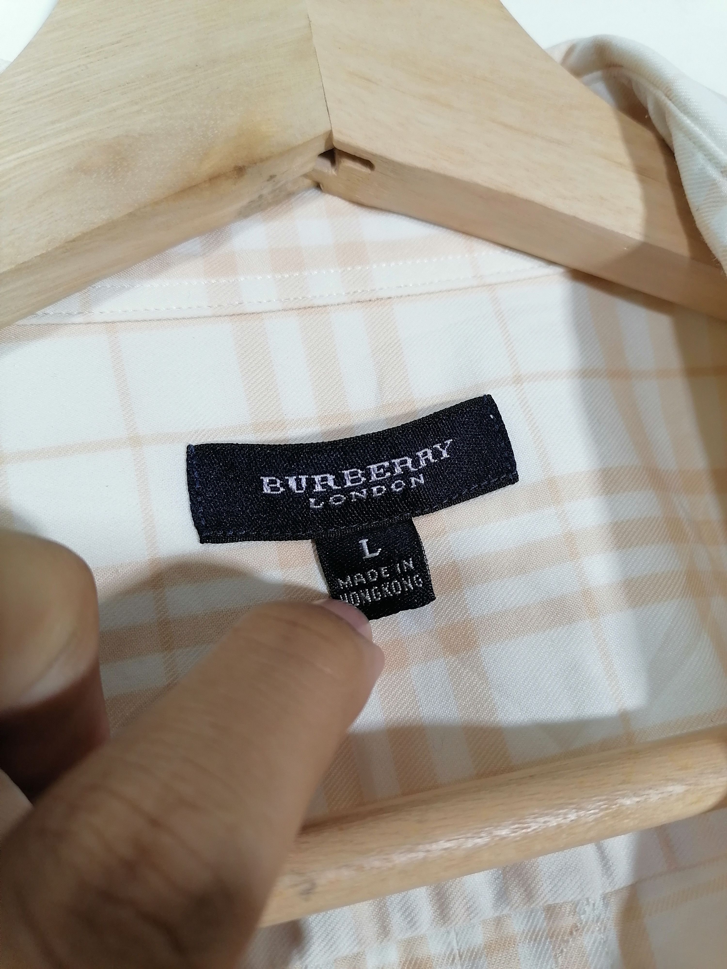 Burberry Burberry Plaid Button-Downs Size US L / EU 52-54 / 3 - 4 Thumbnail