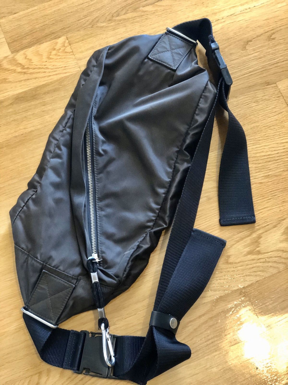 H&M H&M Studio FW17 MA-1 bomber crossbody fanny sling bag Size ONE SIZE - 2 Thumbnail