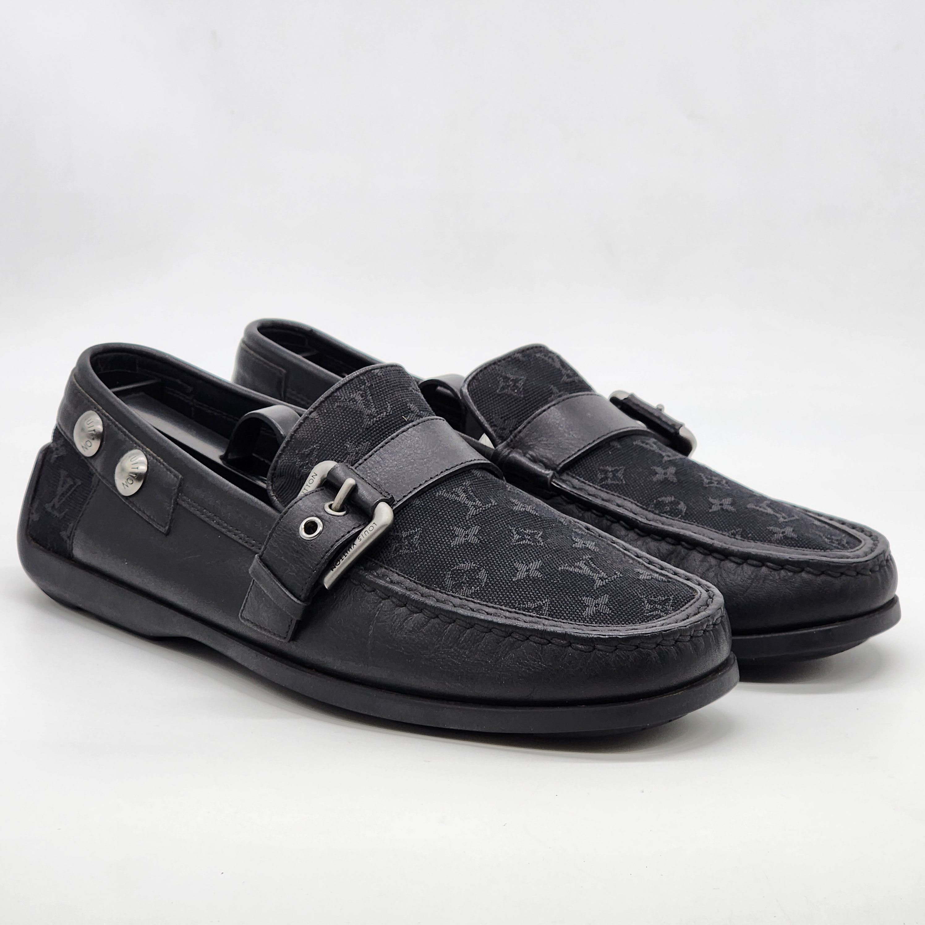 Pre-owned Louis Vuitton - Lv Black Monogram Loafer