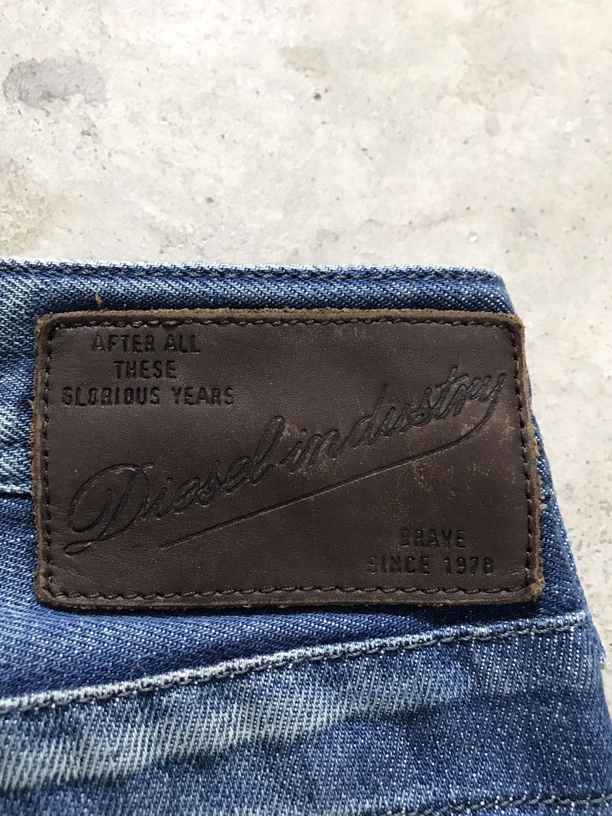 Diesel DIESEL TIMMEN Wash Denim Jeans Size US 31 - 13 Thumbnail