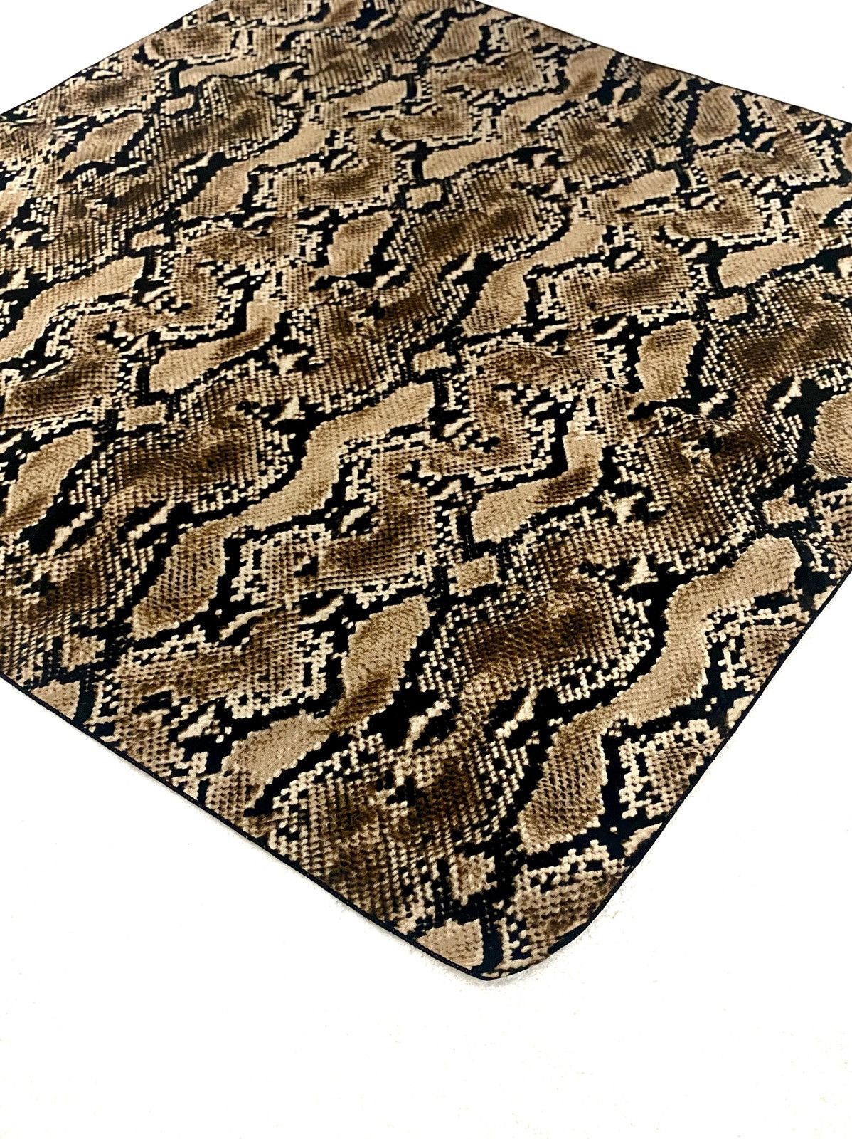 Designer 🔥RARE🔥PYTHON HANDKERCHIEF NECKERCHIEF BANDANA Size ONE SIZE - 3 Thumbnail