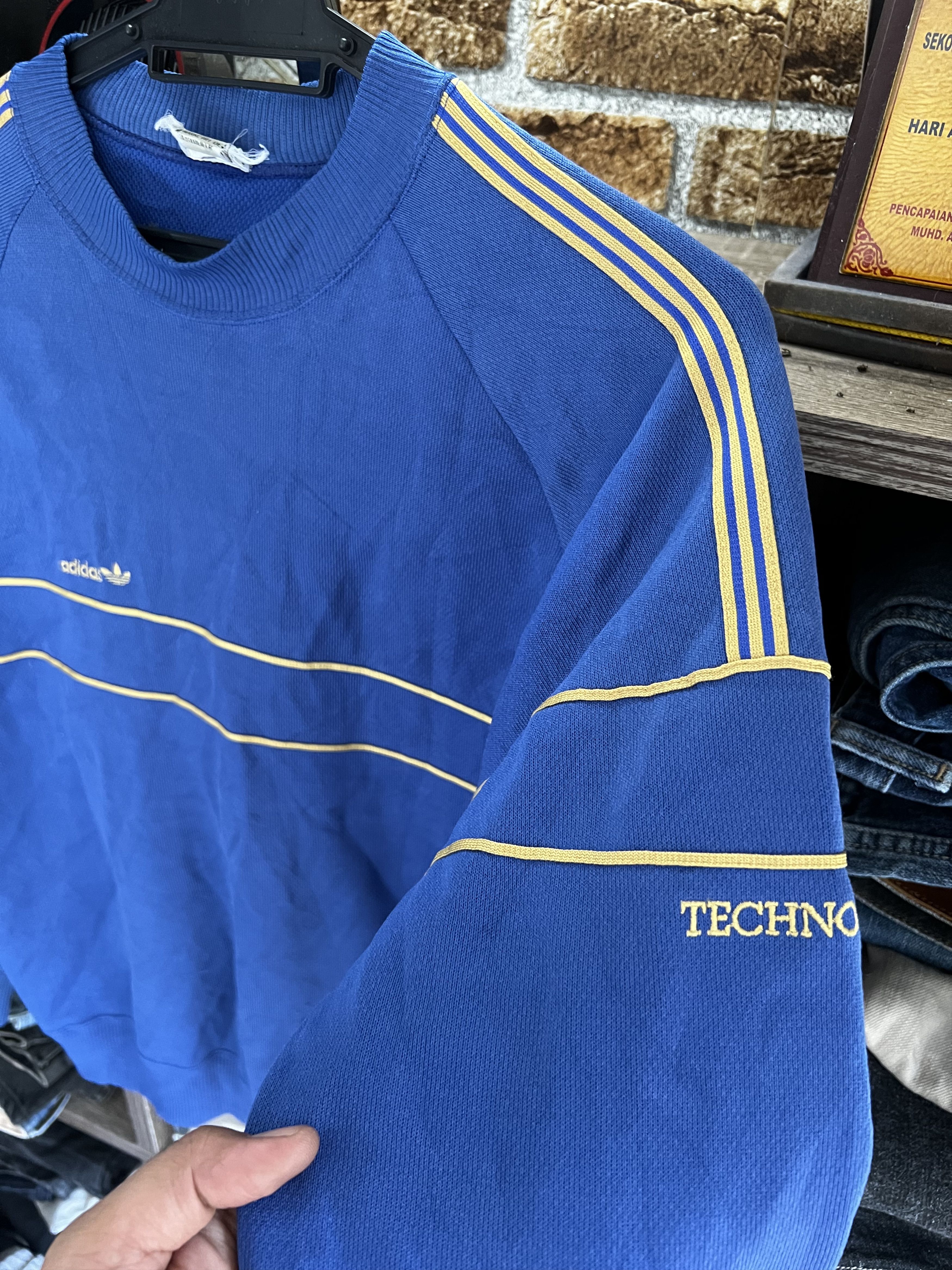 Adidas 🔥Vintage Adidas Techno 80s Gold Stripe Sweatshirts Size US S / EU 44-46 / 1 - 6 Thumbnail