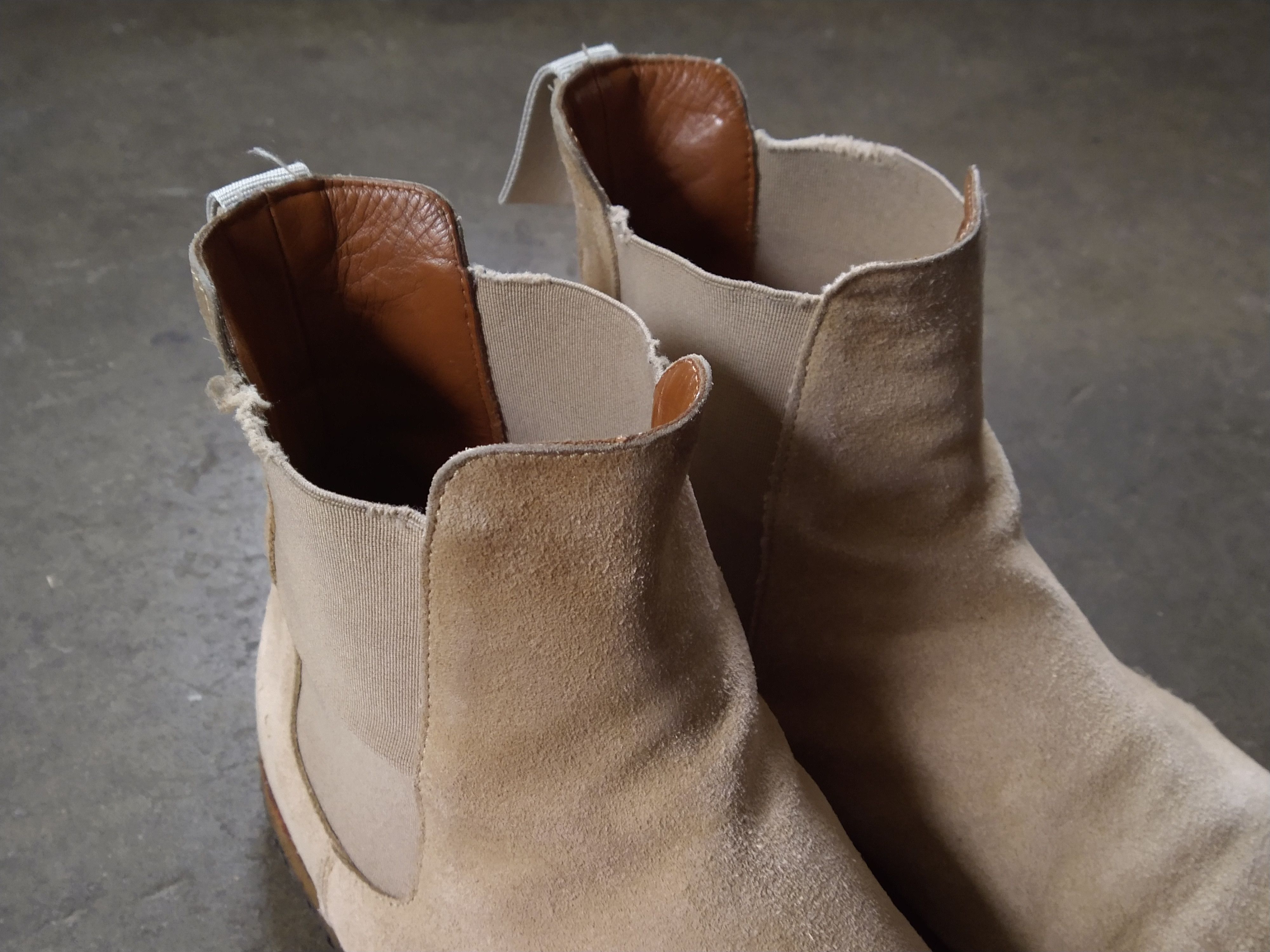 Common Projects Common Projects Chelsea Boots Size 9 42 Beige Suede Size US 9 / EU 42 - 4 Thumbnail