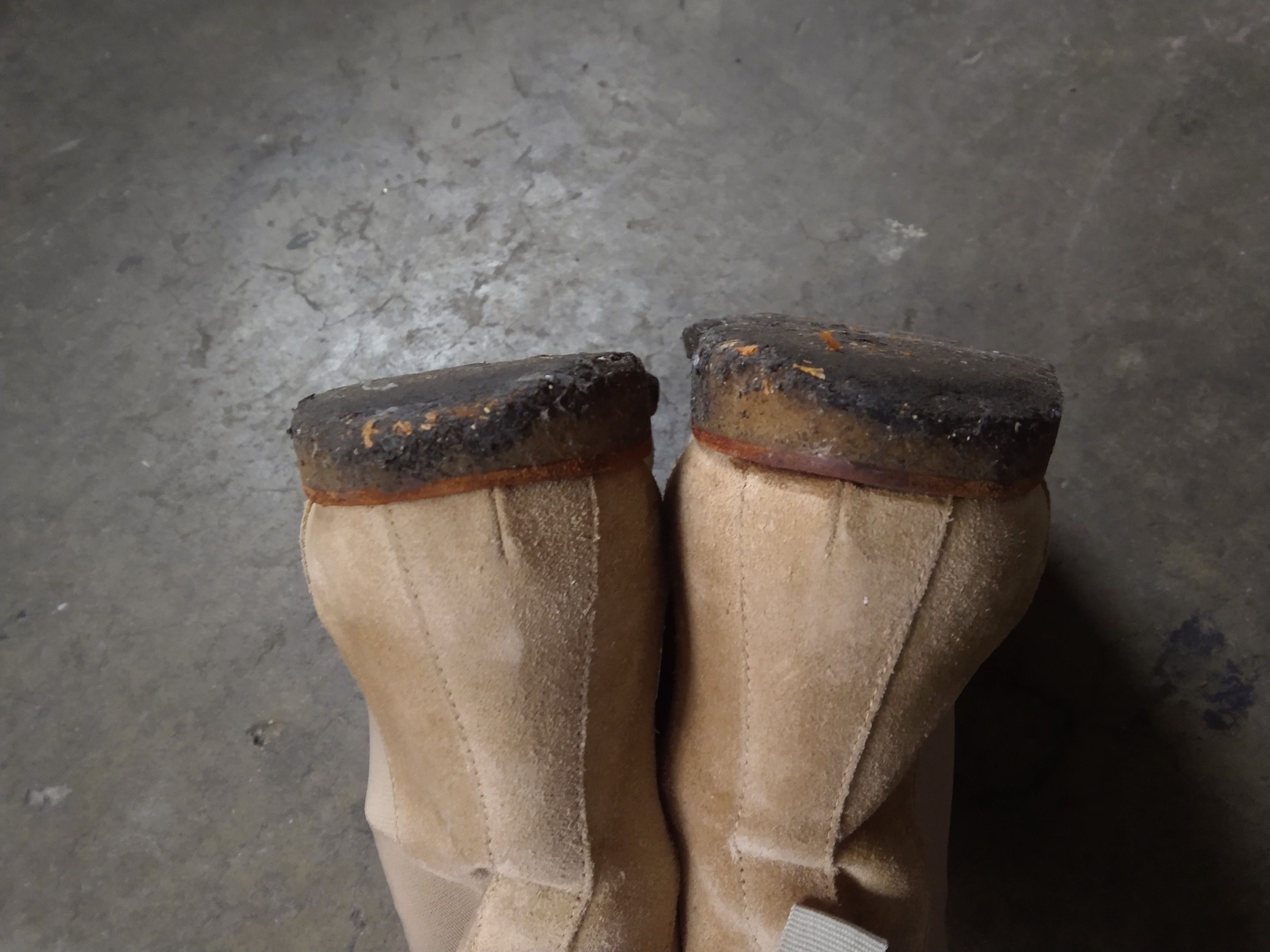 Common Projects Common Projects Chelsea Boots Size 9 42 Beige Suede Size US 9 / EU 42 - 16 Thumbnail