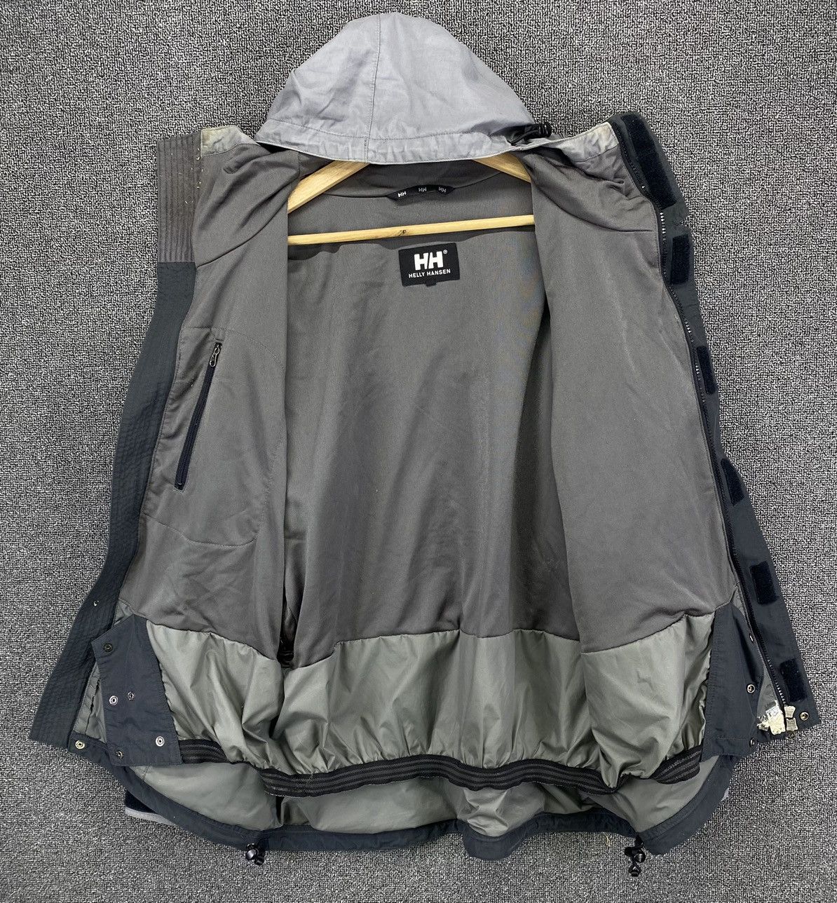 Helly Hansen Vintage Helly Hansen HellyTech Jacket Arc’teryx Style Jacket Size US S / EU 44-46 / 1 - 6 Thumbnail