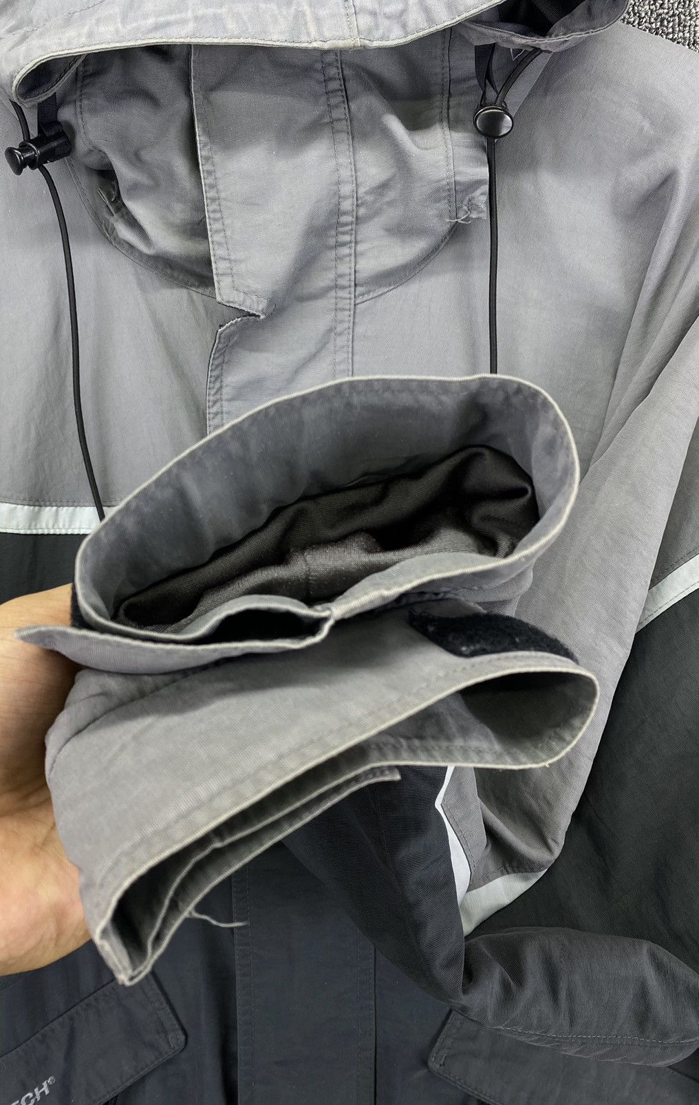 Helly Hansen Vintage Helly Hansen HellyTech Jacket Arc’teryx Style Jacket Size US S / EU 44-46 / 1 - 12 Thumbnail