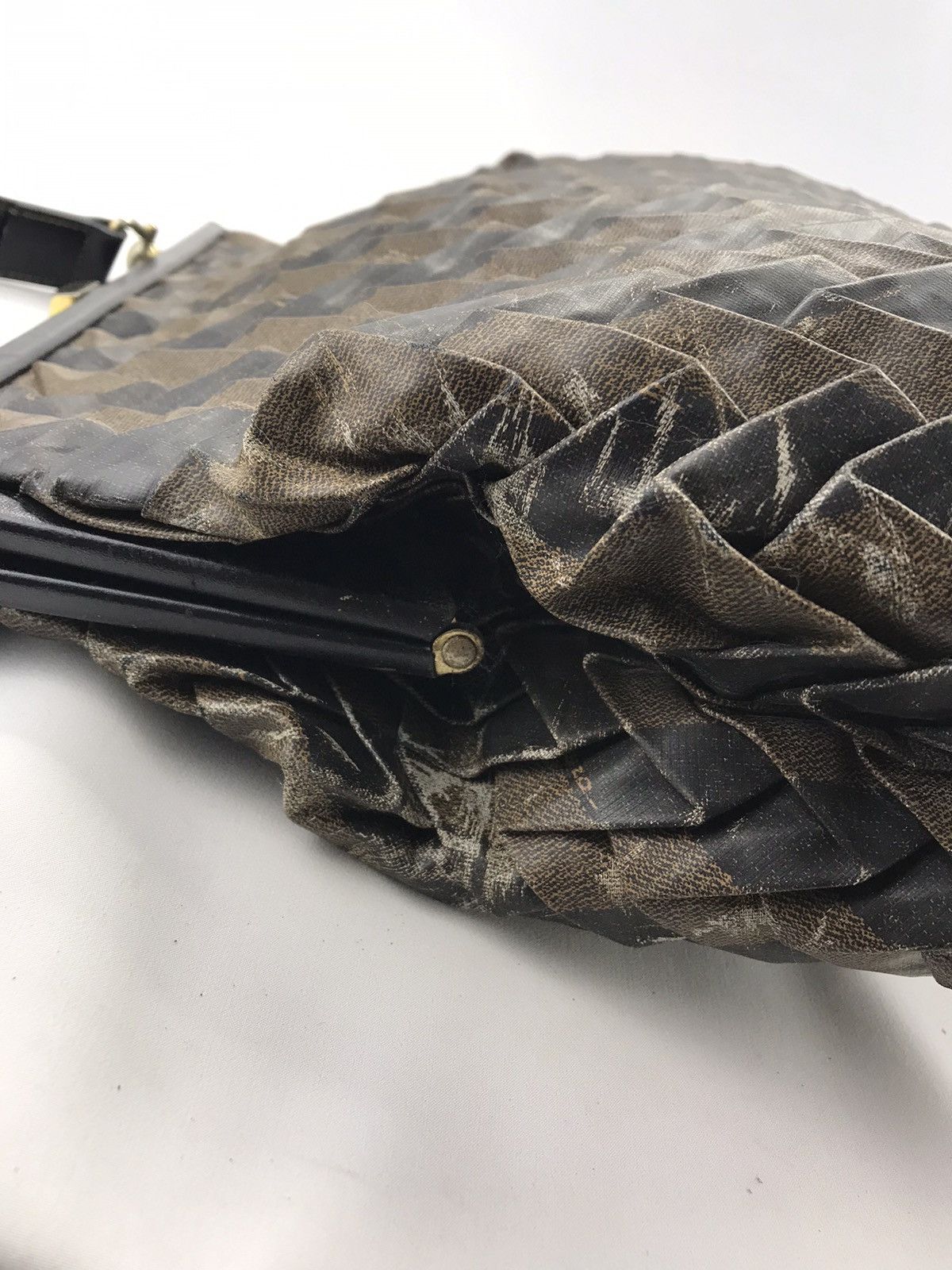 Fendi ❌Last Drop❌ 🔥Rare🔥 Auth Fendi Kelly Style one handle bag Size ONE SIZE - 10 Thumbnail