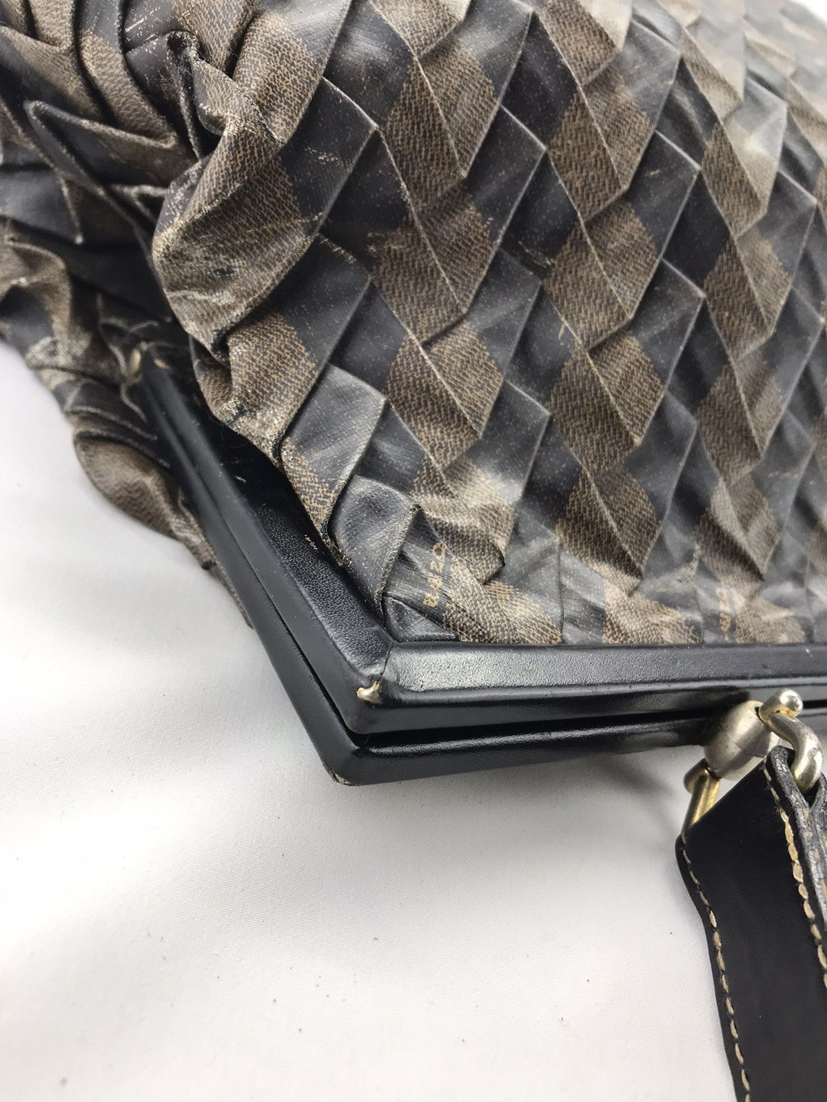Fendi ❌Last Drop❌ 🔥Rare🔥 Auth Fendi Kelly Style one handle bag Size ONE SIZE - 20 Thumbnail