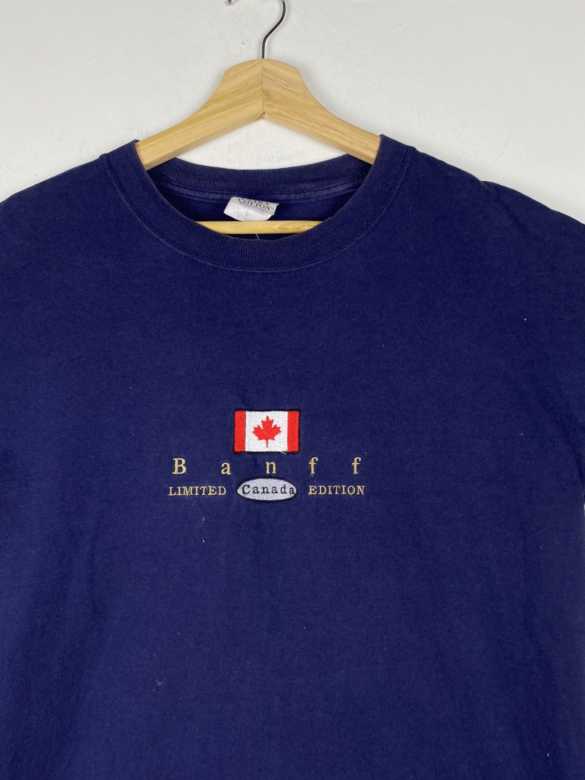 Vintage Vintage Banff Limited Canada Edition Embroidered T Shirt Size US M / EU 48-50 / 2 - 3 Thumbnail